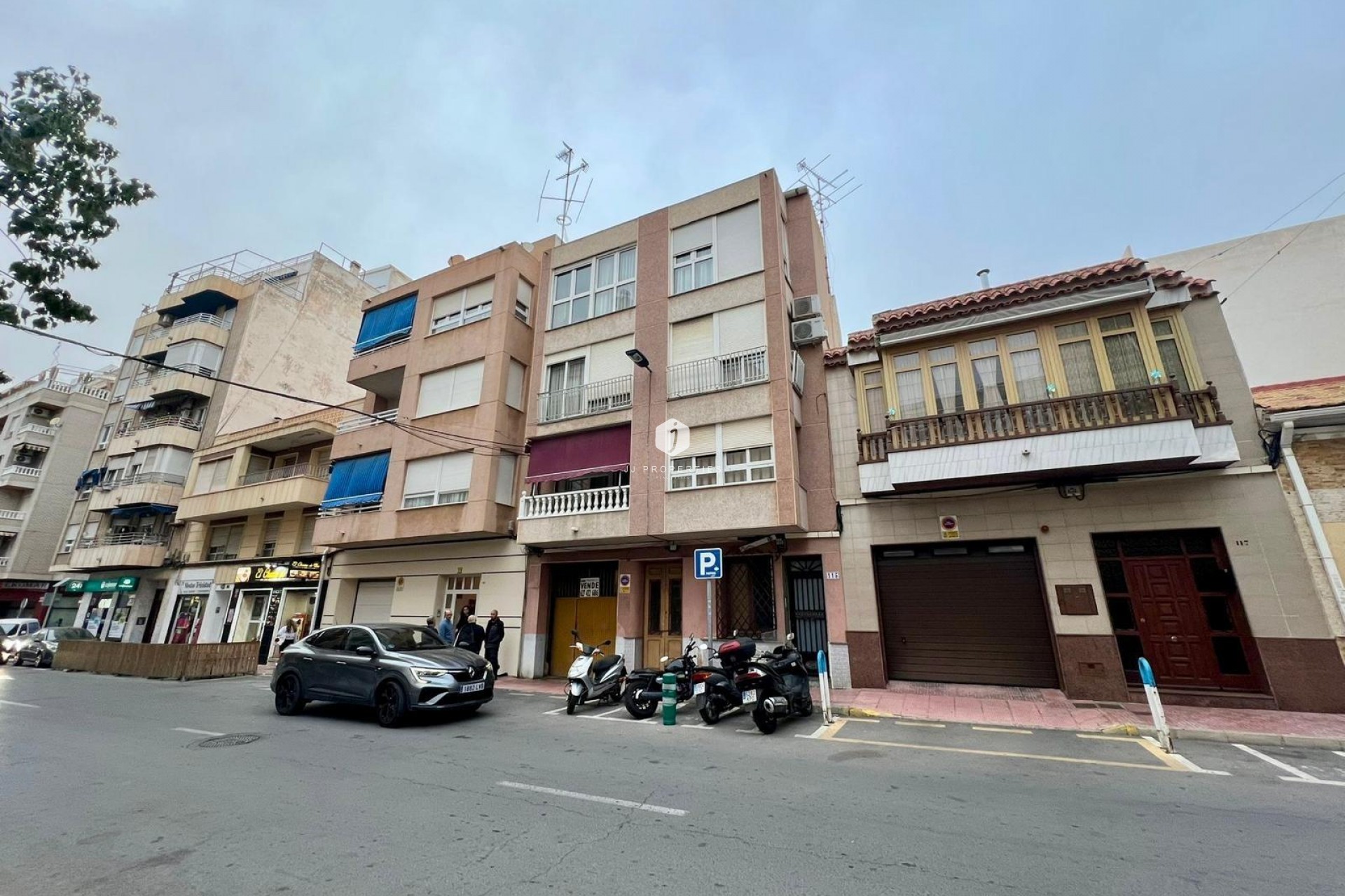 Z drugiej ręki - Mieszkanie w bloku -
Torrevieja - Centro