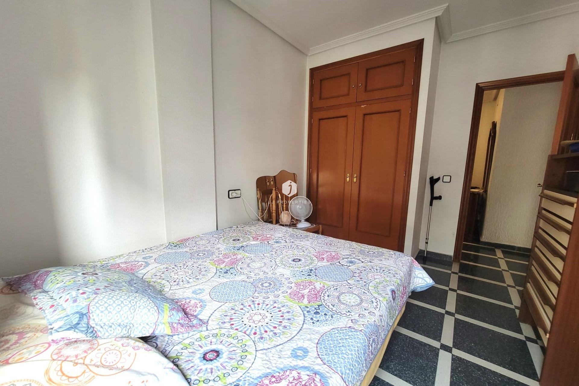 Z drugiej ręki - Mieszkanie w bloku -
Torrevieja - Centro