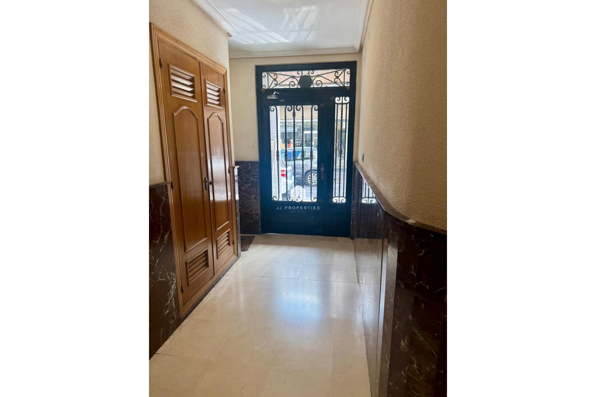 Z drugiej ręki - Mieszkanie w bloku -
Torrevieja - Centro