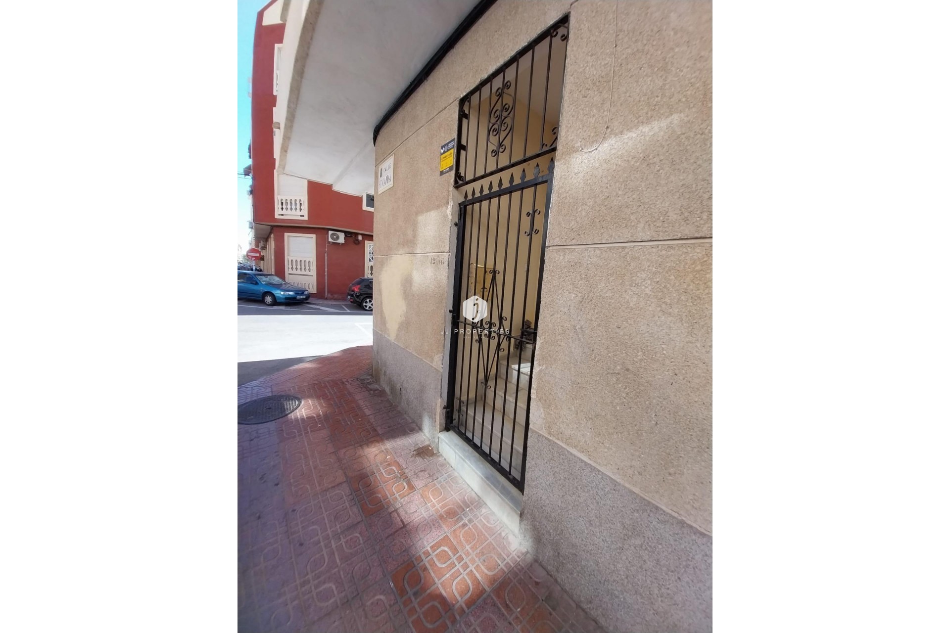 Z drugiej ręki - Mieszkanie w bloku -
Torrevieja - Centro