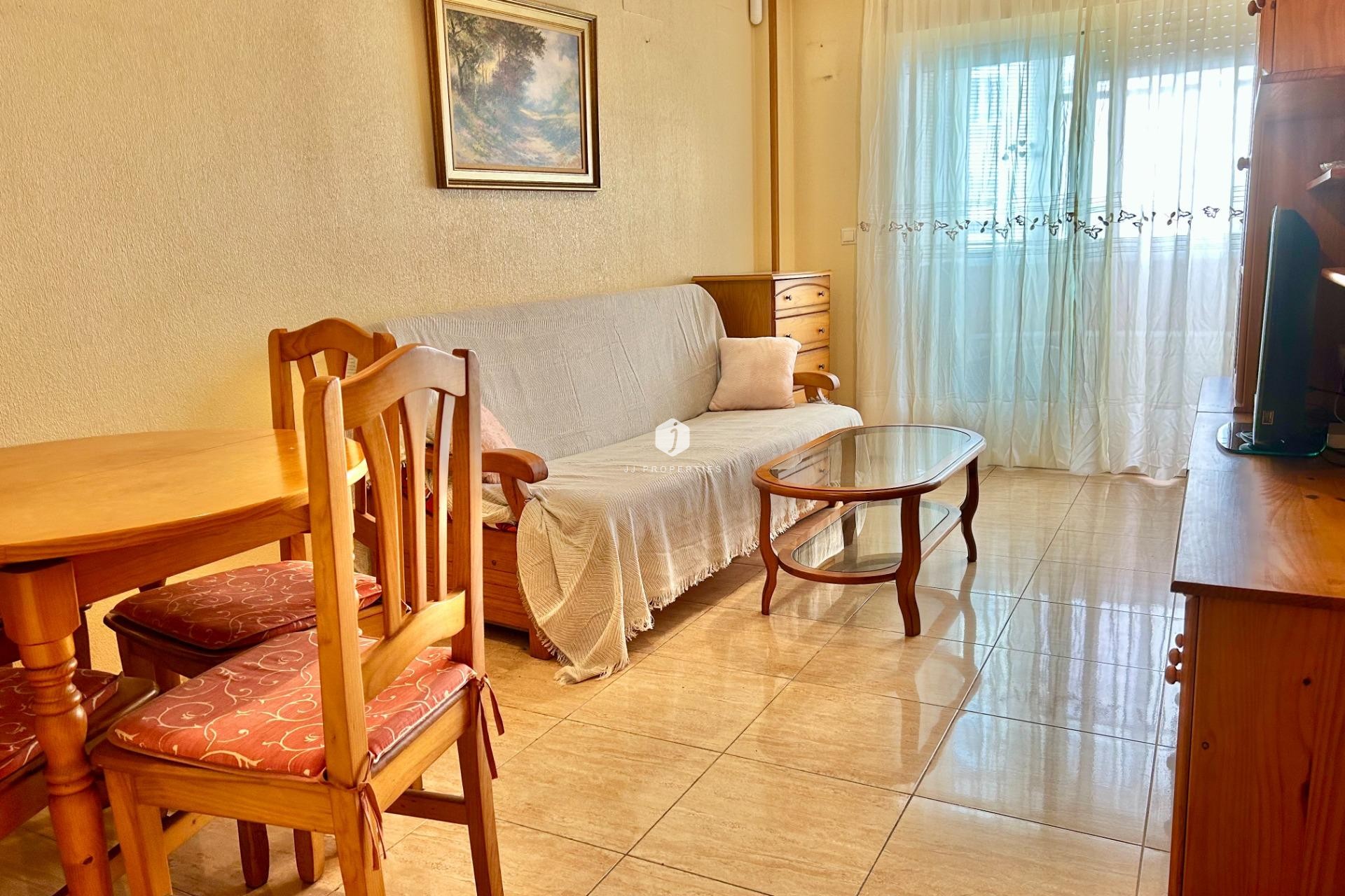 Z drugiej ręki - Mieszkanie w bloku -
Torrevieja - Centro