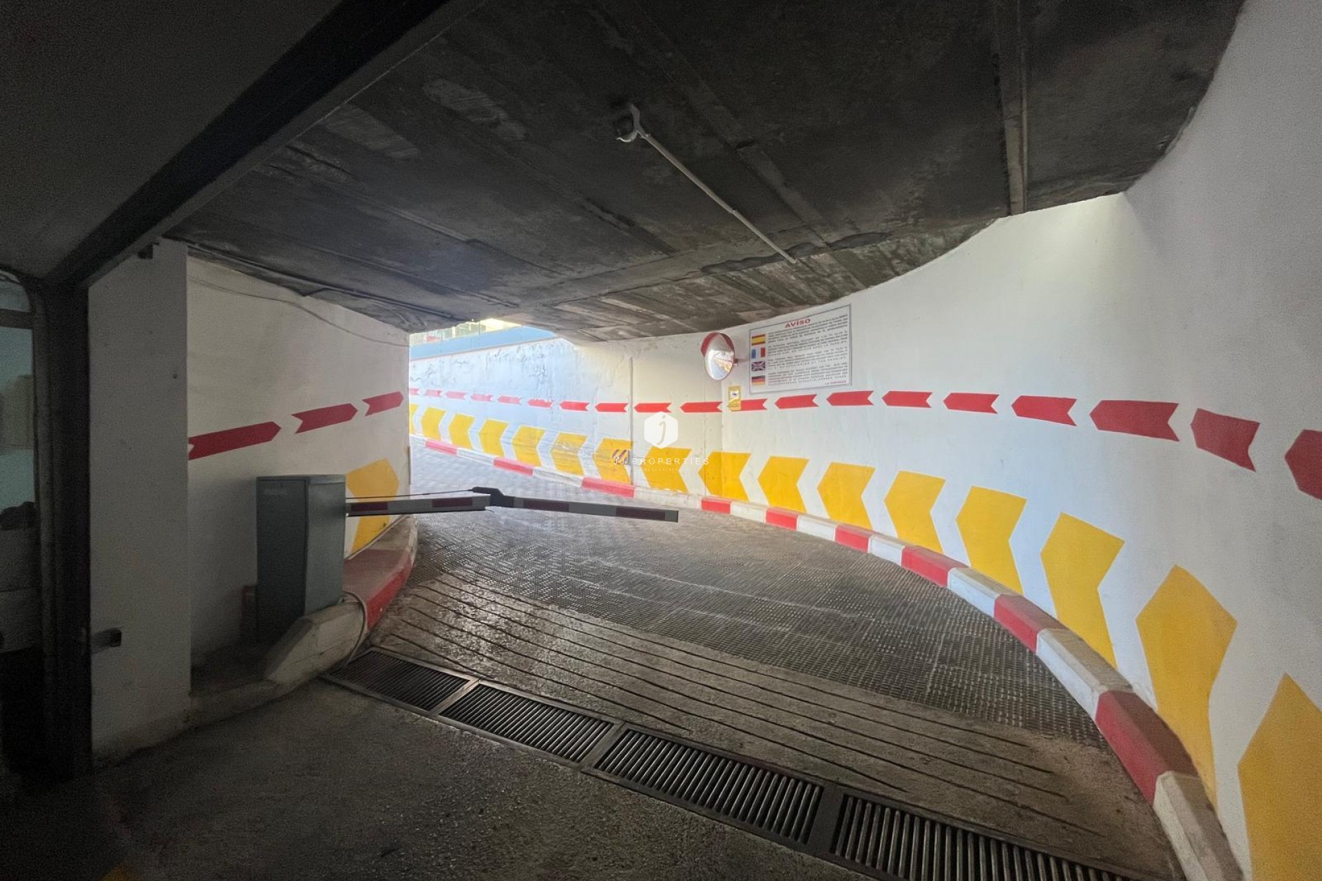 Z drugiej ręki - Mieszkanie w bloku -
Torrevieja - Centro