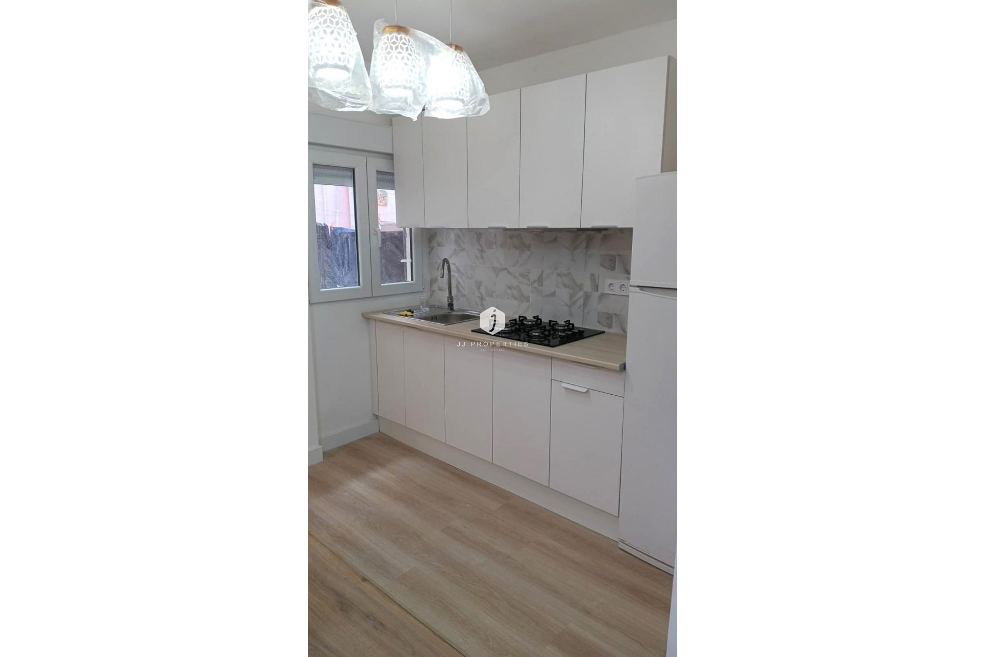 Z drugiej ręki - Mieszkanie w bloku -
Torrevieja - Centro