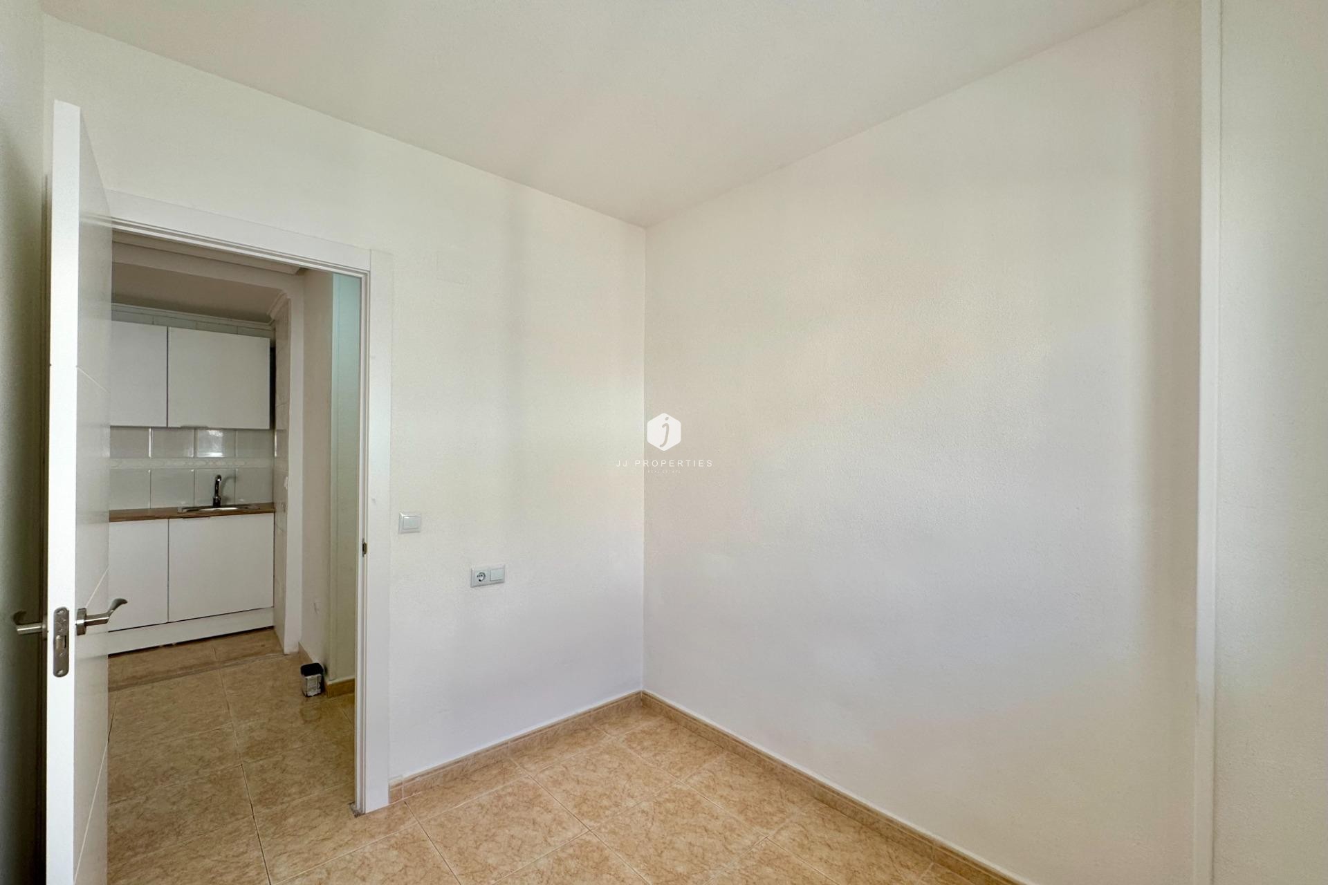 Z drugiej ręki - Mieszkanie w bloku -
Torrevieja - Centro