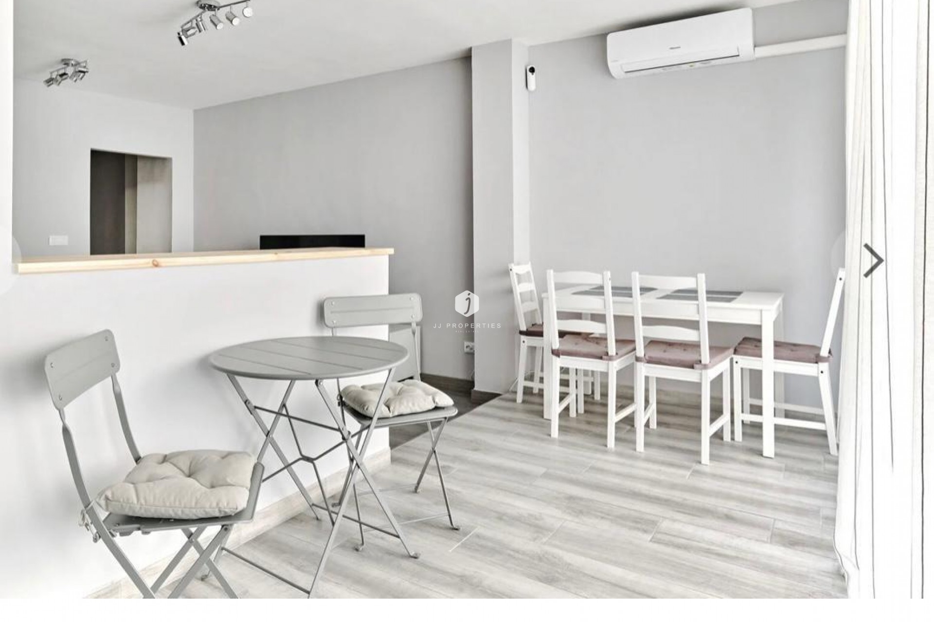 Z drugiej ręki - Mieszkanie w bloku -
Torrevieja - Centro