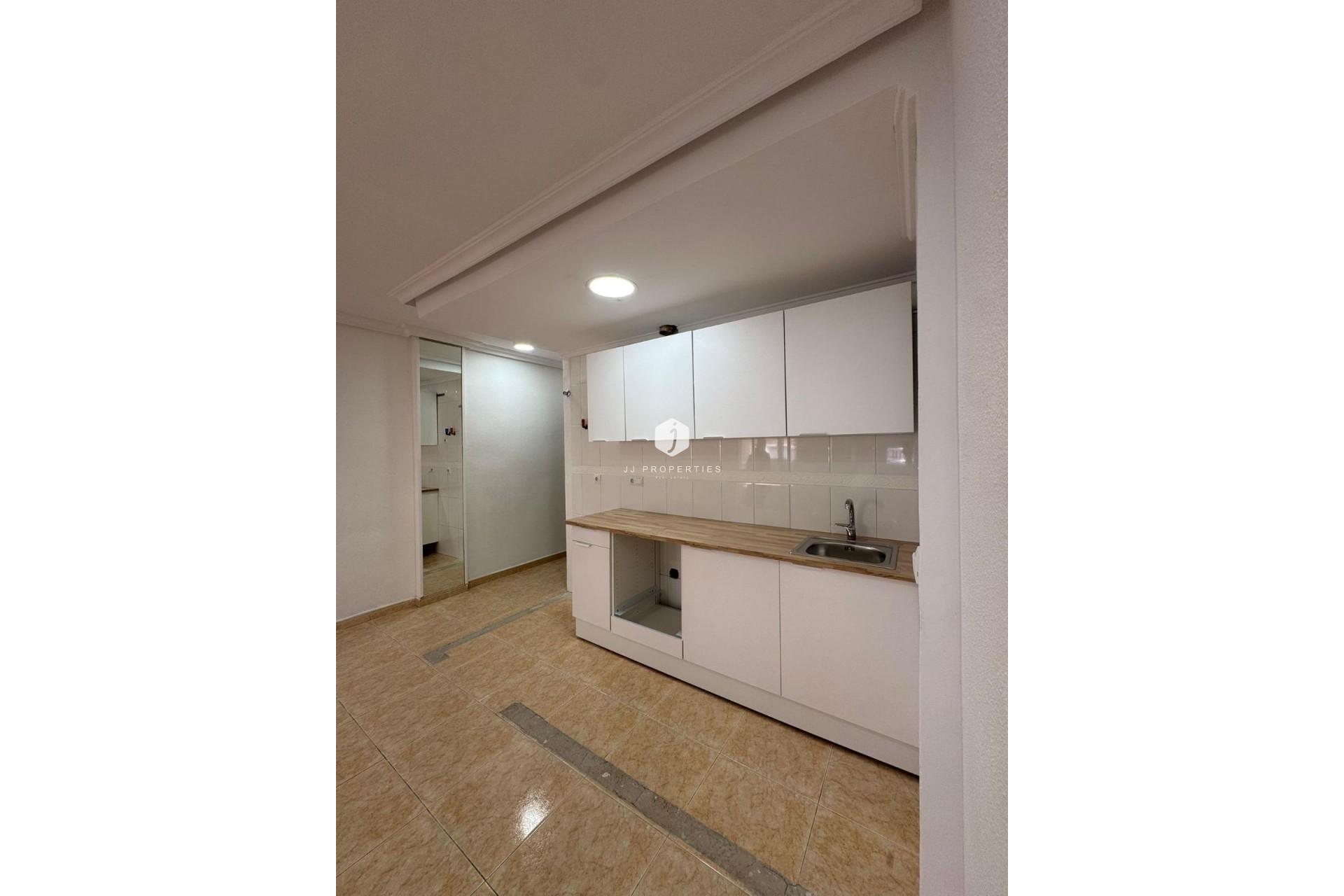 Z drugiej ręki - Mieszkanie w bloku -
Torrevieja - Centro