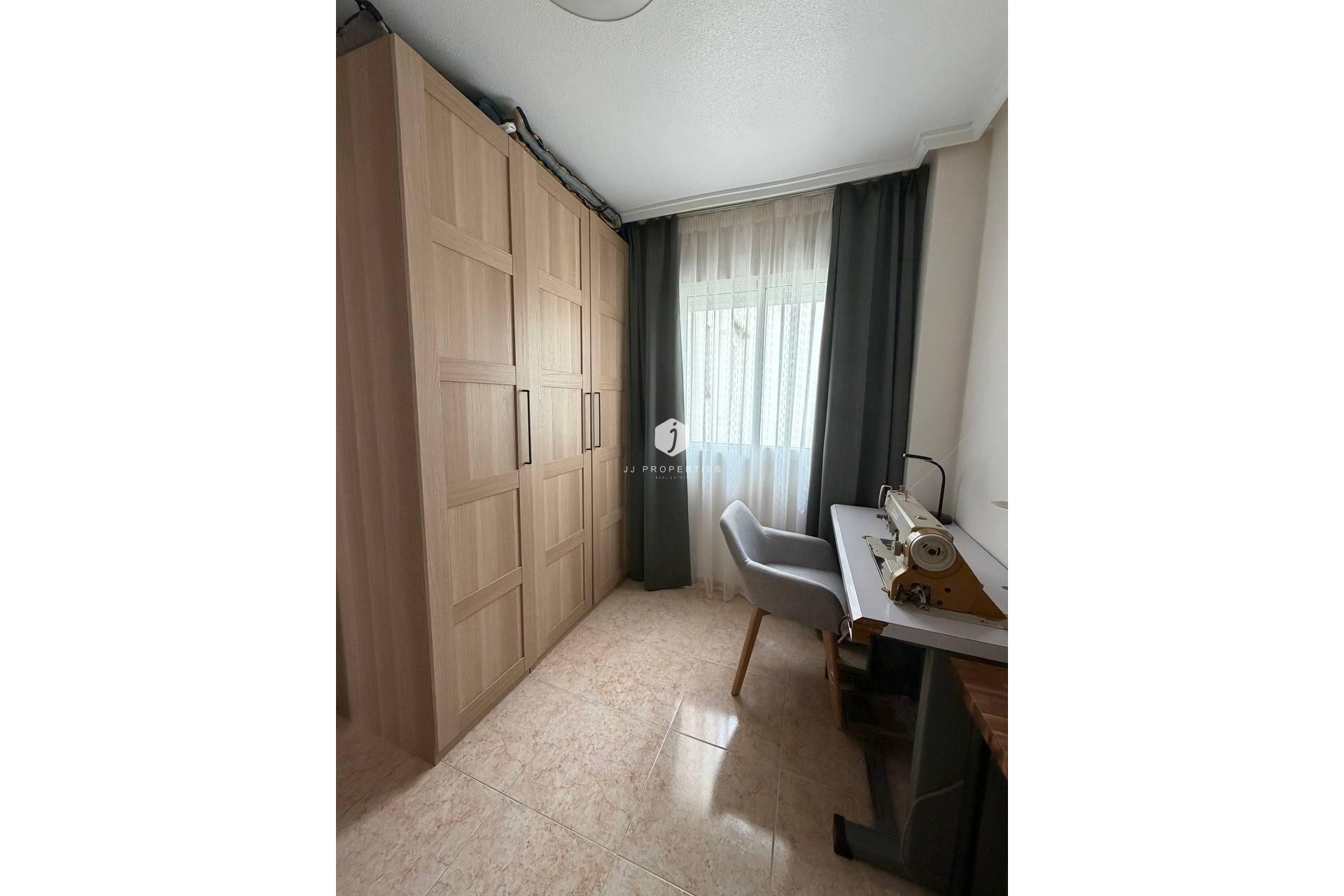 Z drugiej ręki - Mieszkanie w bloku -
Torrevieja - Centro
