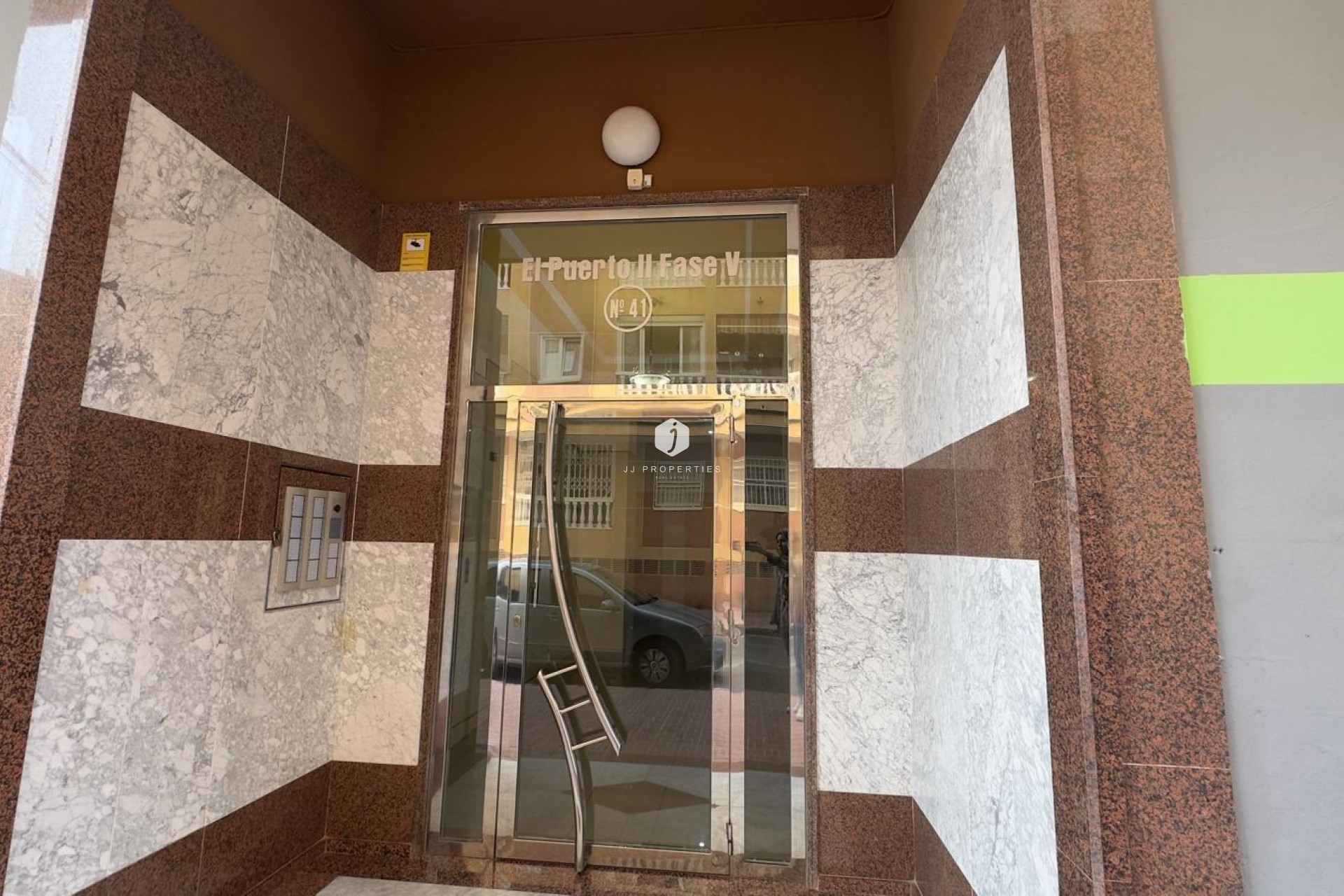 Z drugiej ręki - Mieszkanie w bloku -
Torrevieja - Centro