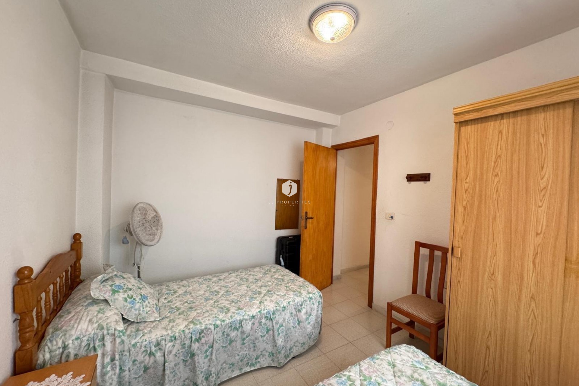 Z drugiej ręki - Mieszkanie w bloku -
Torrevieja - Centro