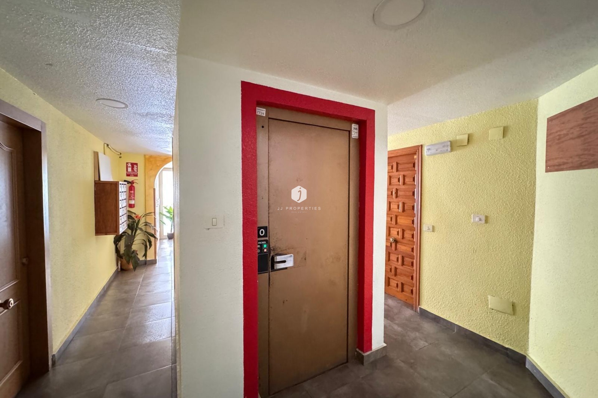 Z drugiej ręki - Mieszkanie w bloku -
Torrevieja - Centro
