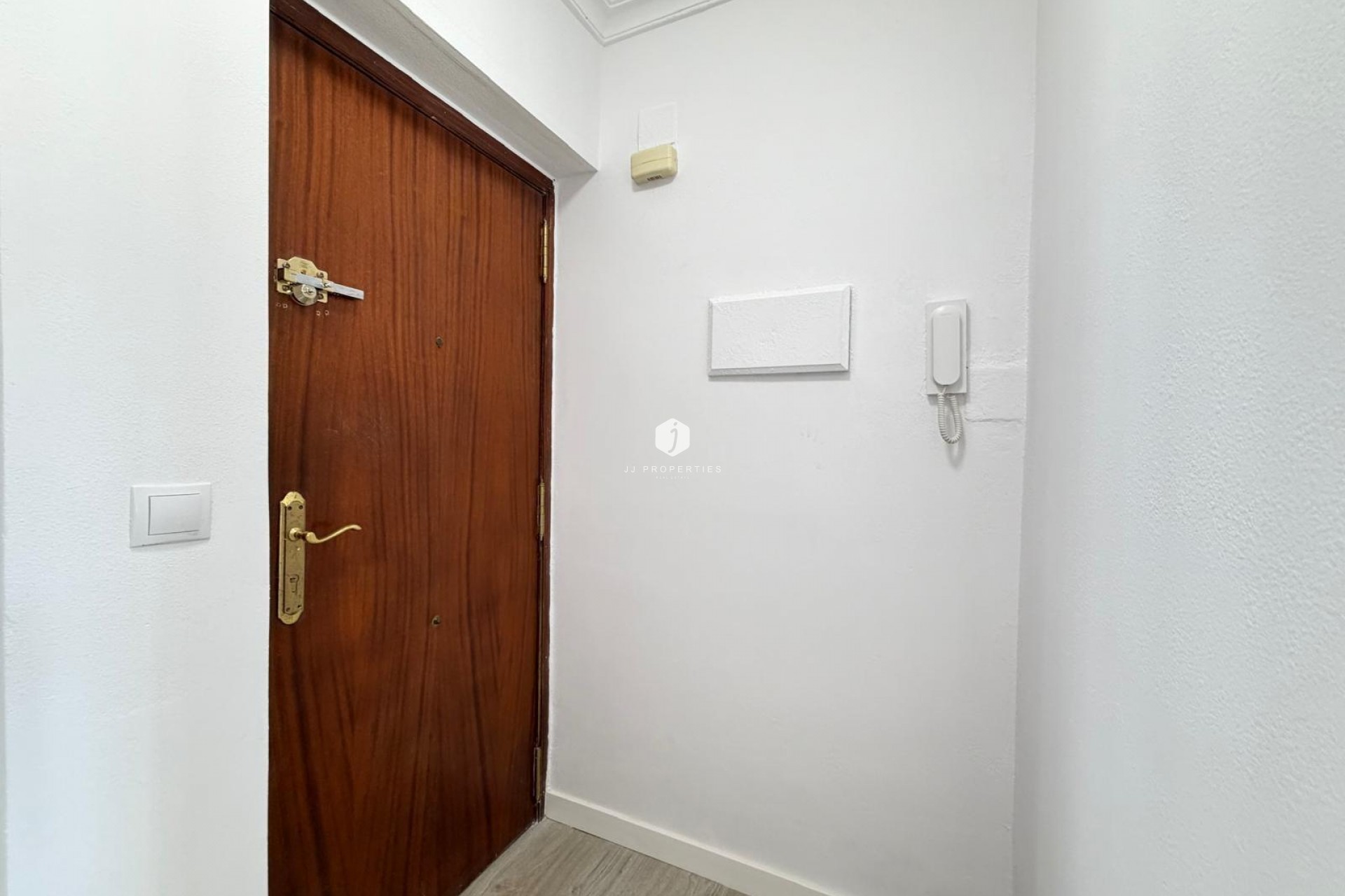 Z drugiej ręki - Mieszkanie w bloku -
Torrevieja - Centro