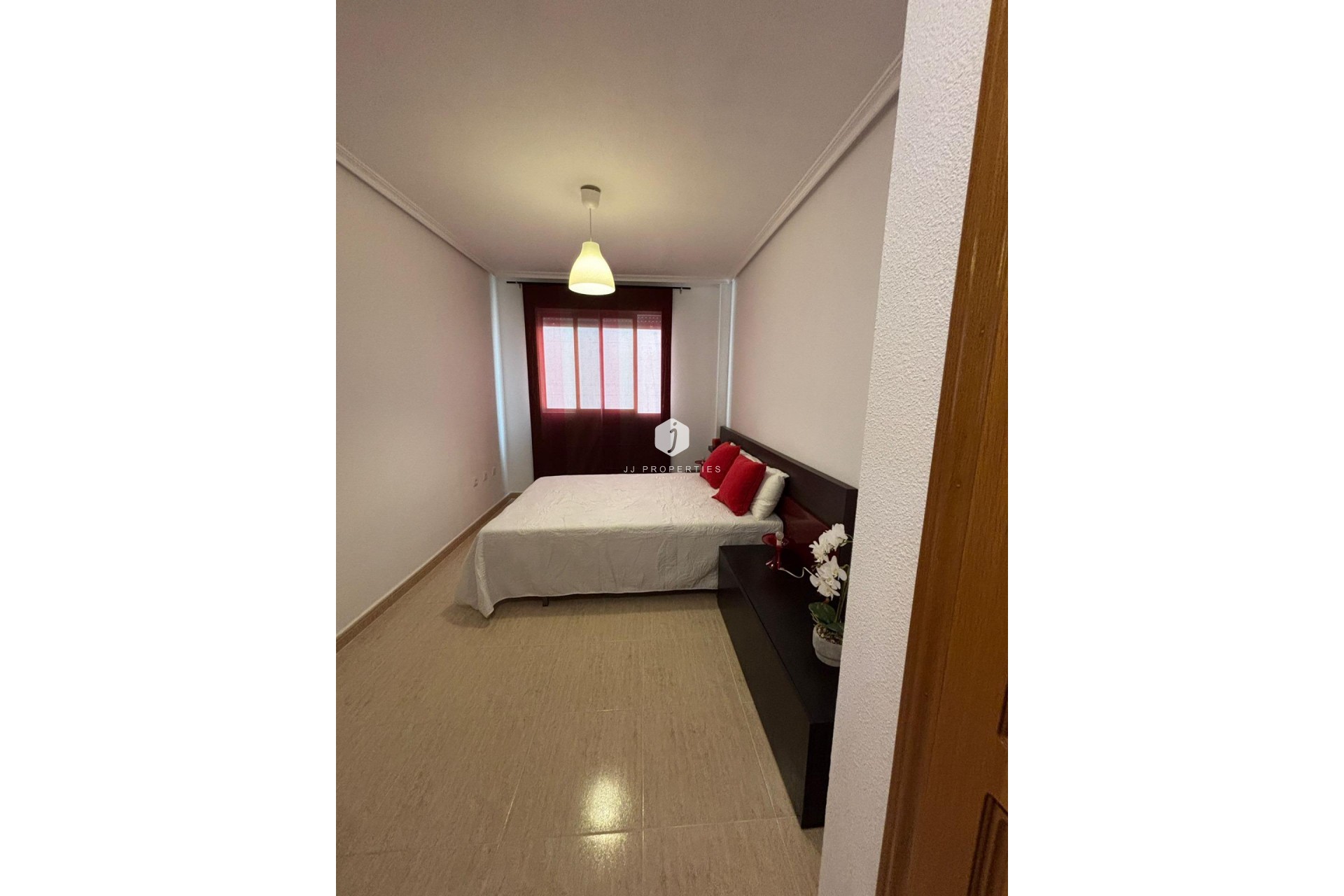 Z drugiej ręki - Mieszkanie w bloku -
Torrevieja - Centro