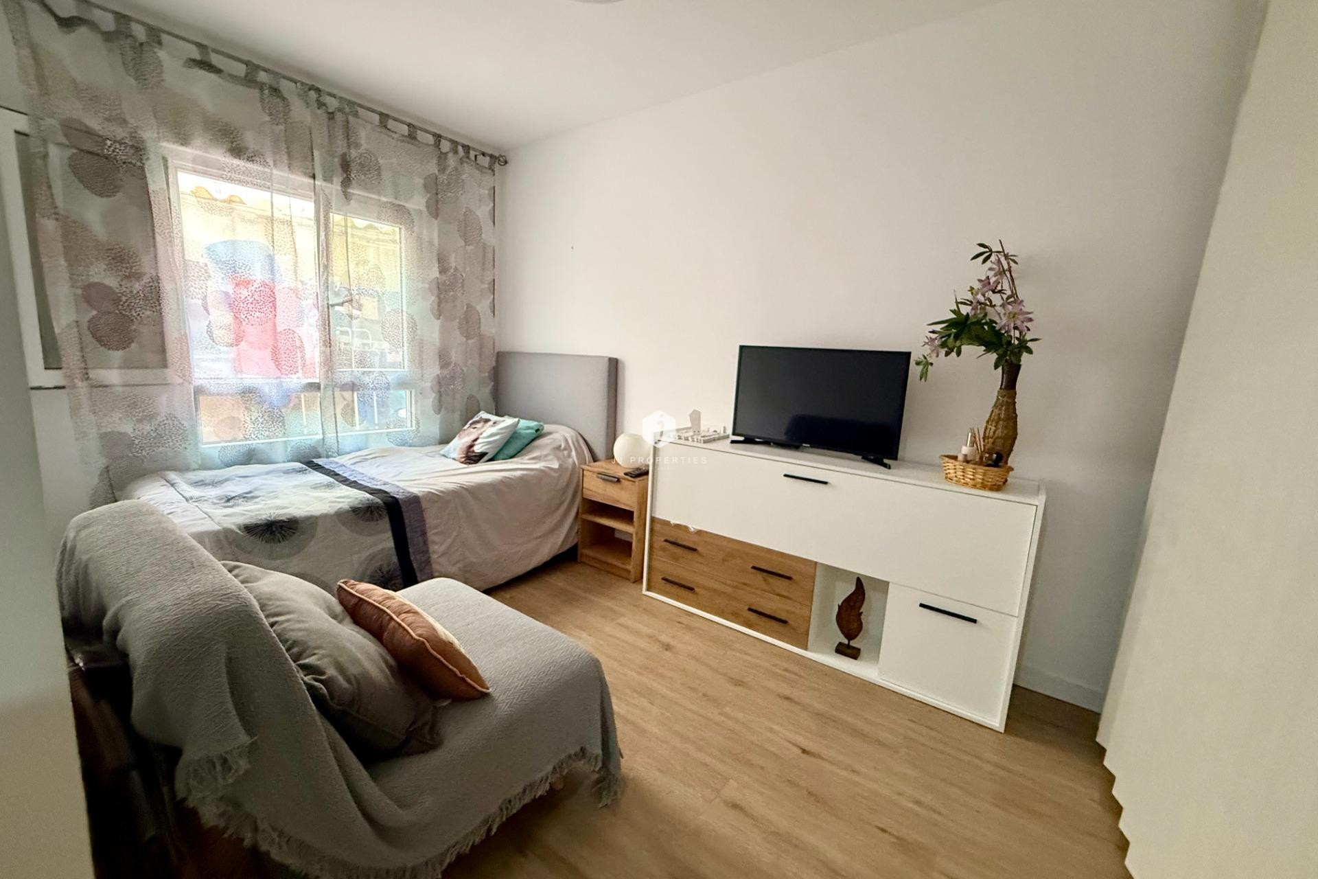 Z drugiej ręki - Mieszkanie w bloku -
Torrevieja - Centro