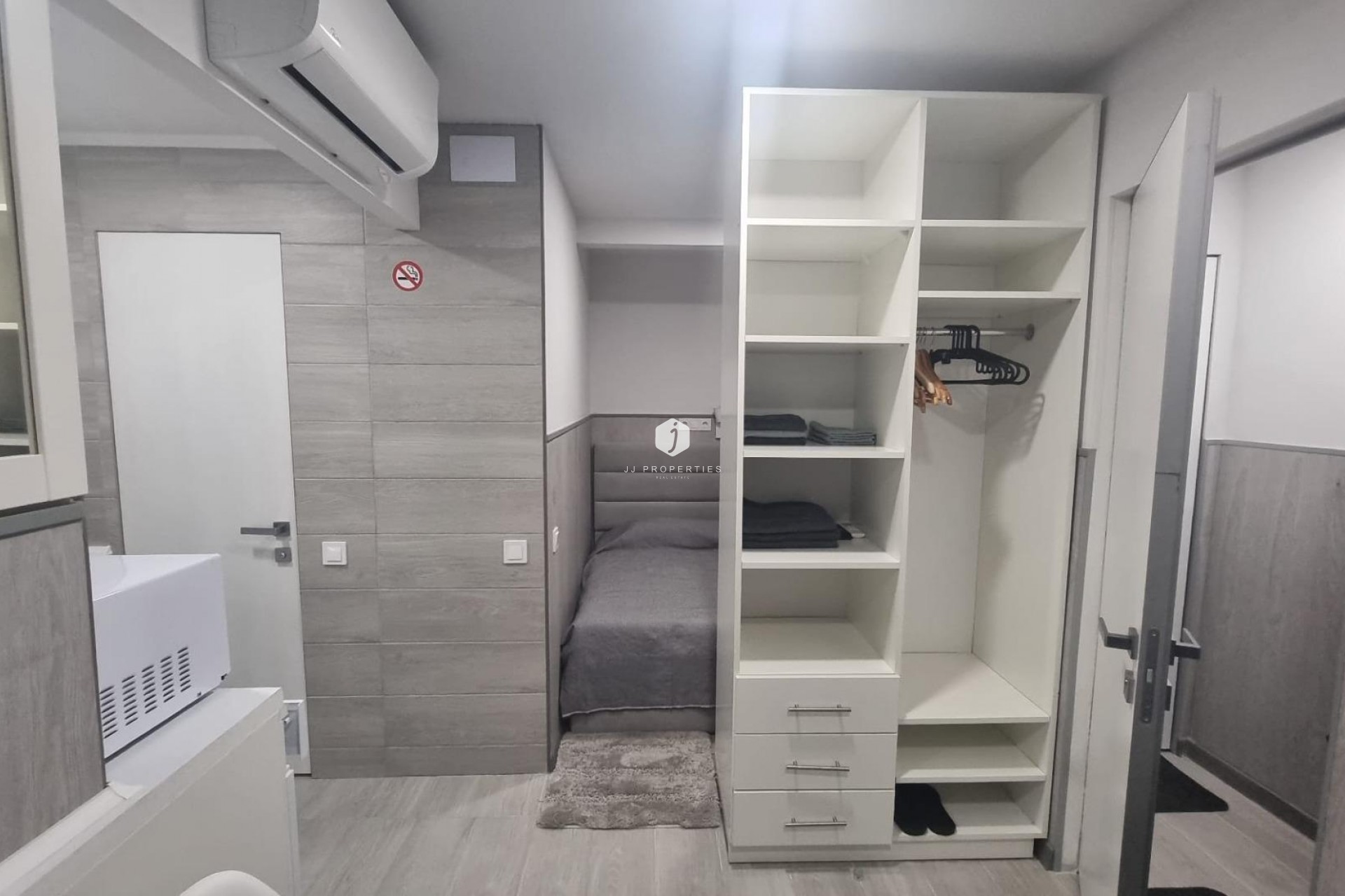 Z drugiej ręki - Mieszkanie w bloku -
Torrevieja - Centro