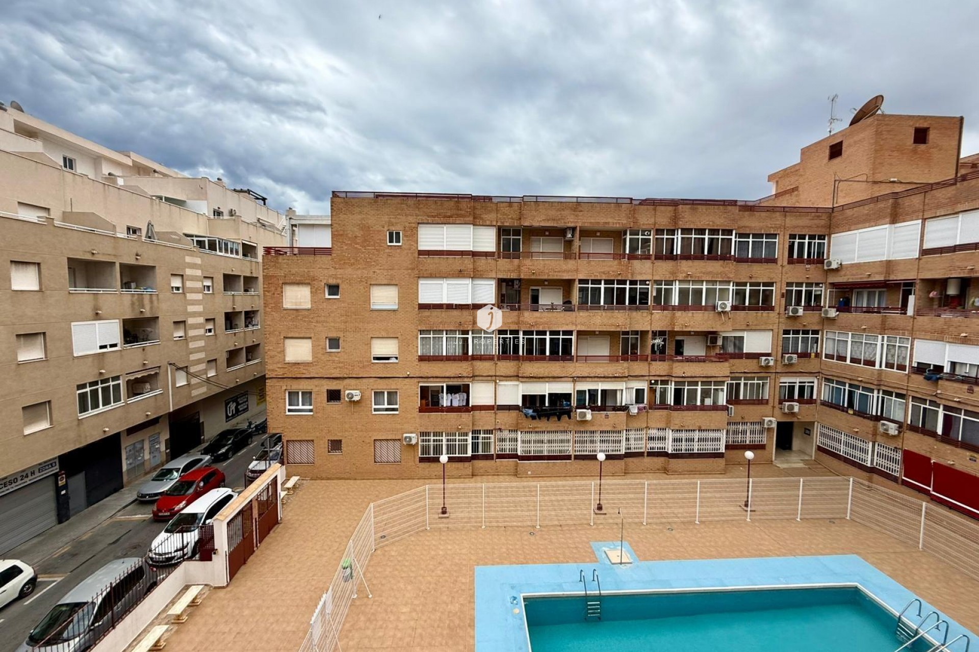 Z drugiej ręki - Mieszkanie w bloku -
Torrevieja - Centro