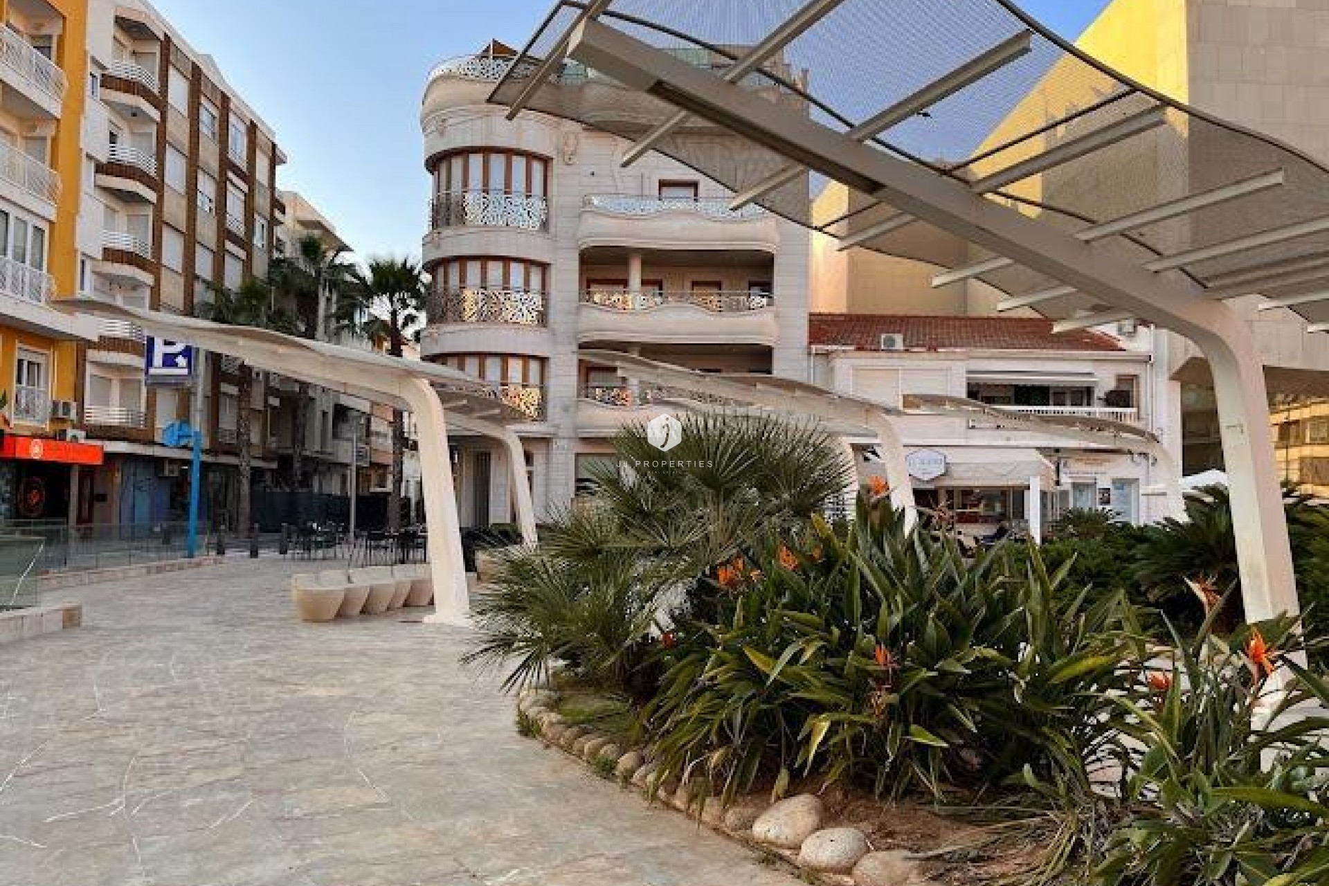 Z drugiej ręki - Mieszkanie w bloku -
Torrevieja - Centro