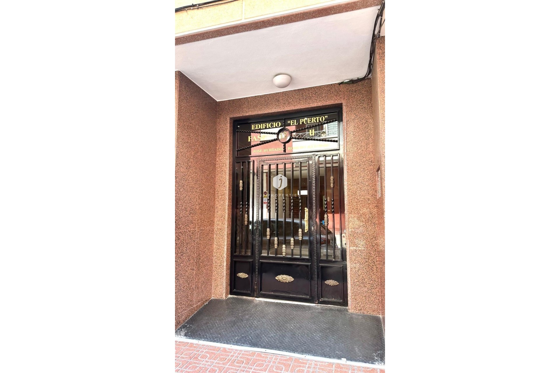 Z drugiej ręki - Mieszkanie w bloku -
Torrevieja - Centro