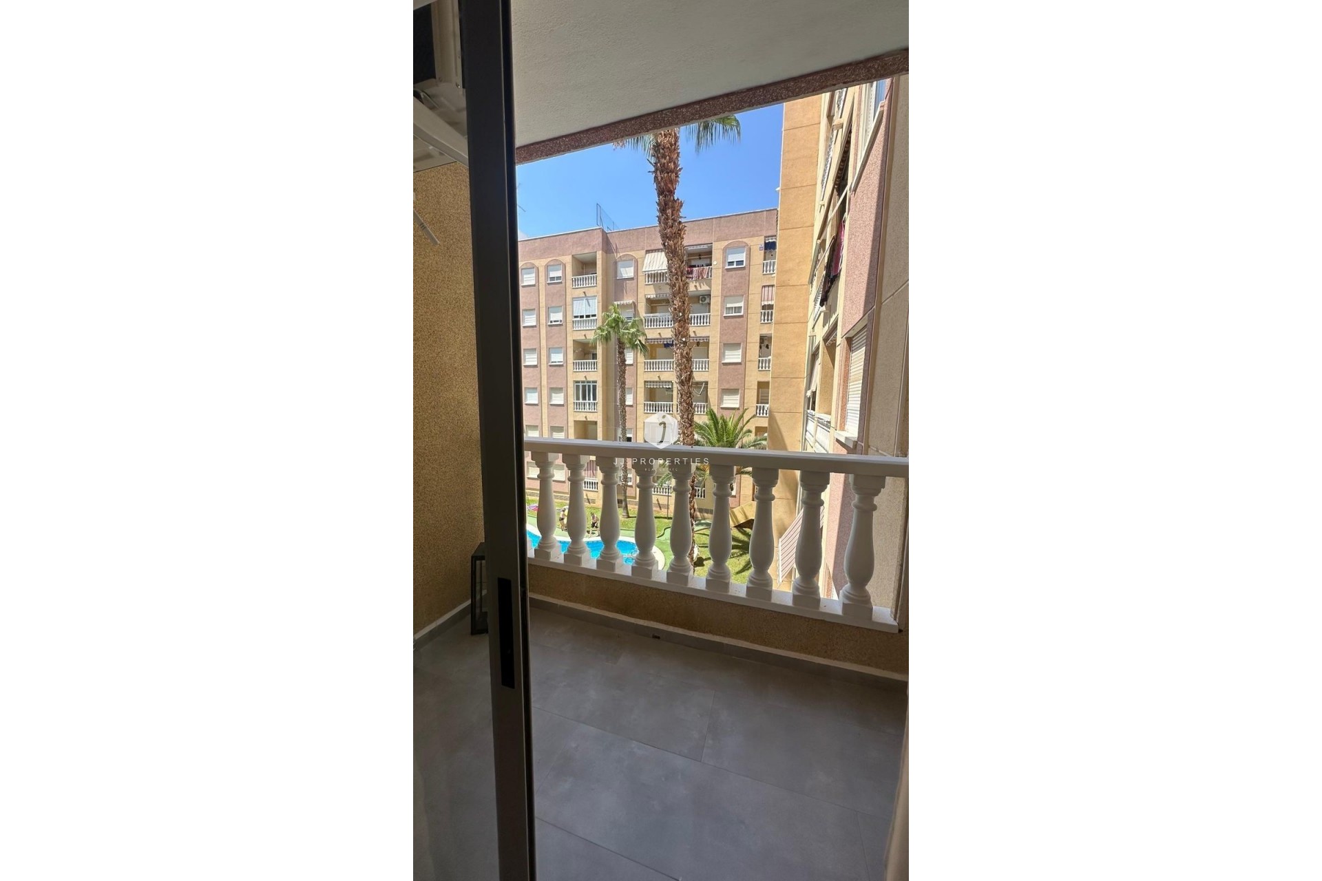 Z drugiej ręki - Mieszkanie w bloku -
Torrevieja - Centro