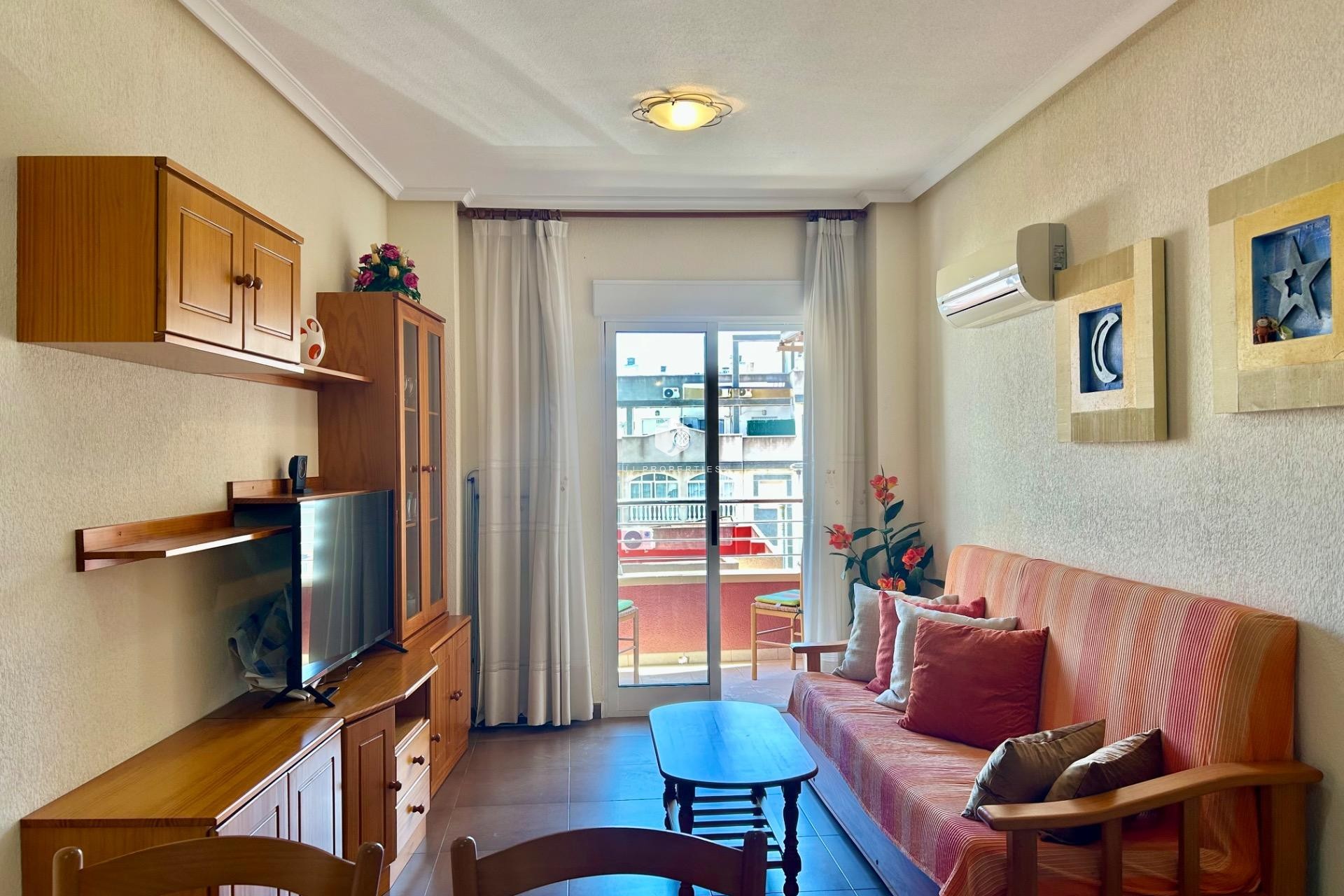 Z drugiej ręki - Mieszkanie w bloku -
Torrevieja - Centro