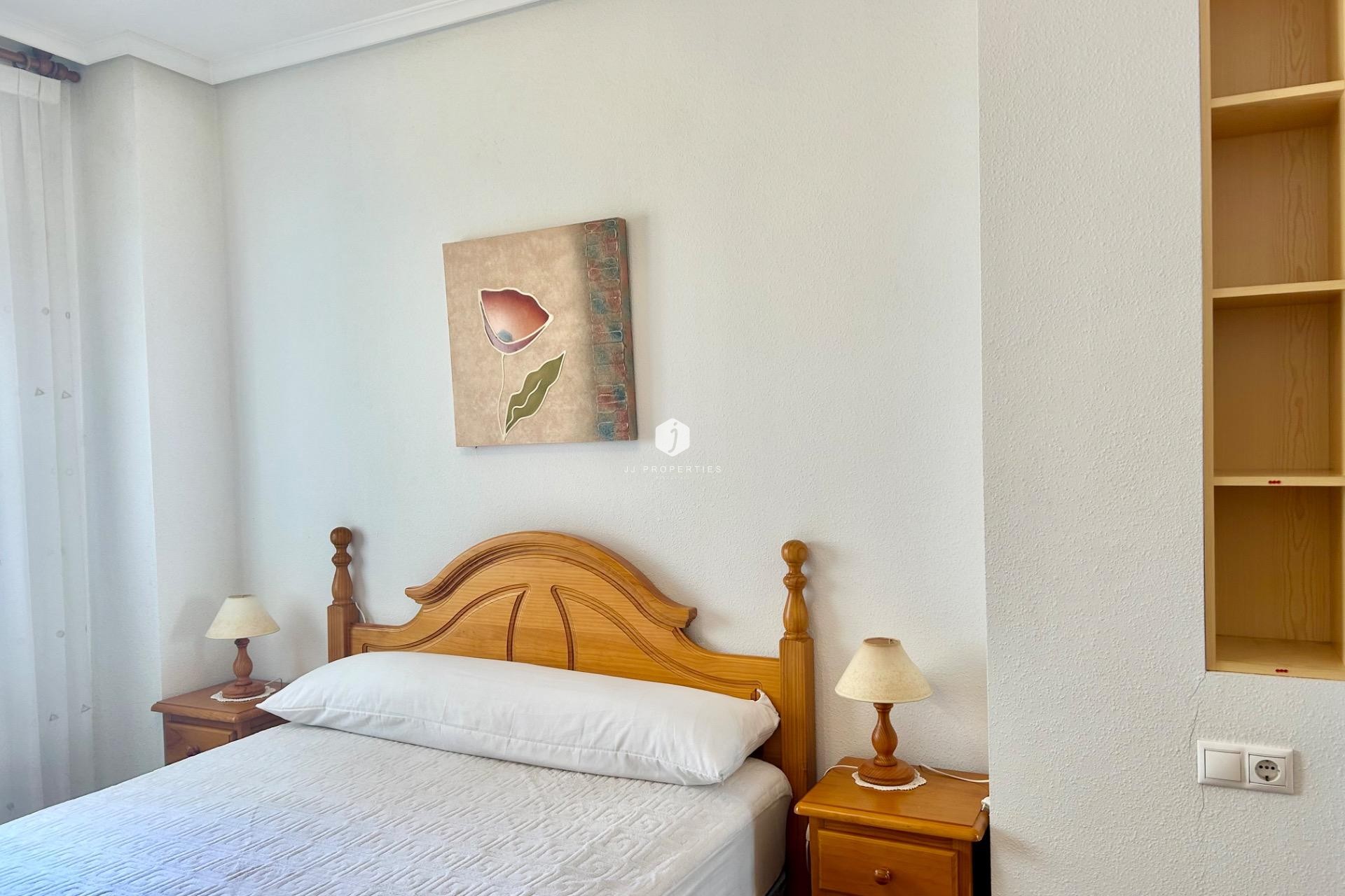 Z drugiej ręki - Mieszkanie w bloku -
Torrevieja - Centro