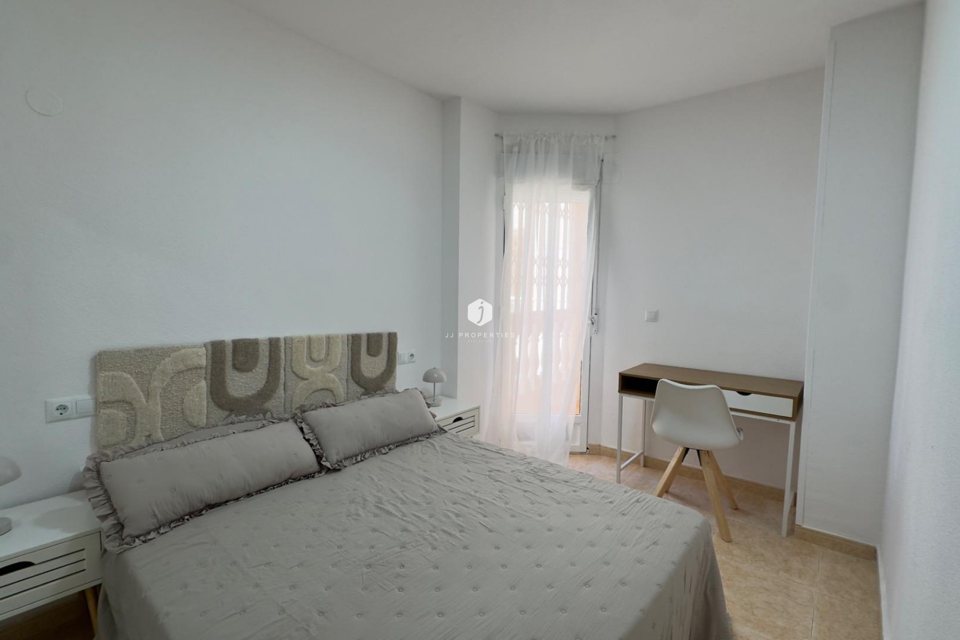 Z drugiej ręki - Mieszkanie w bloku -
Torrevieja - Centro