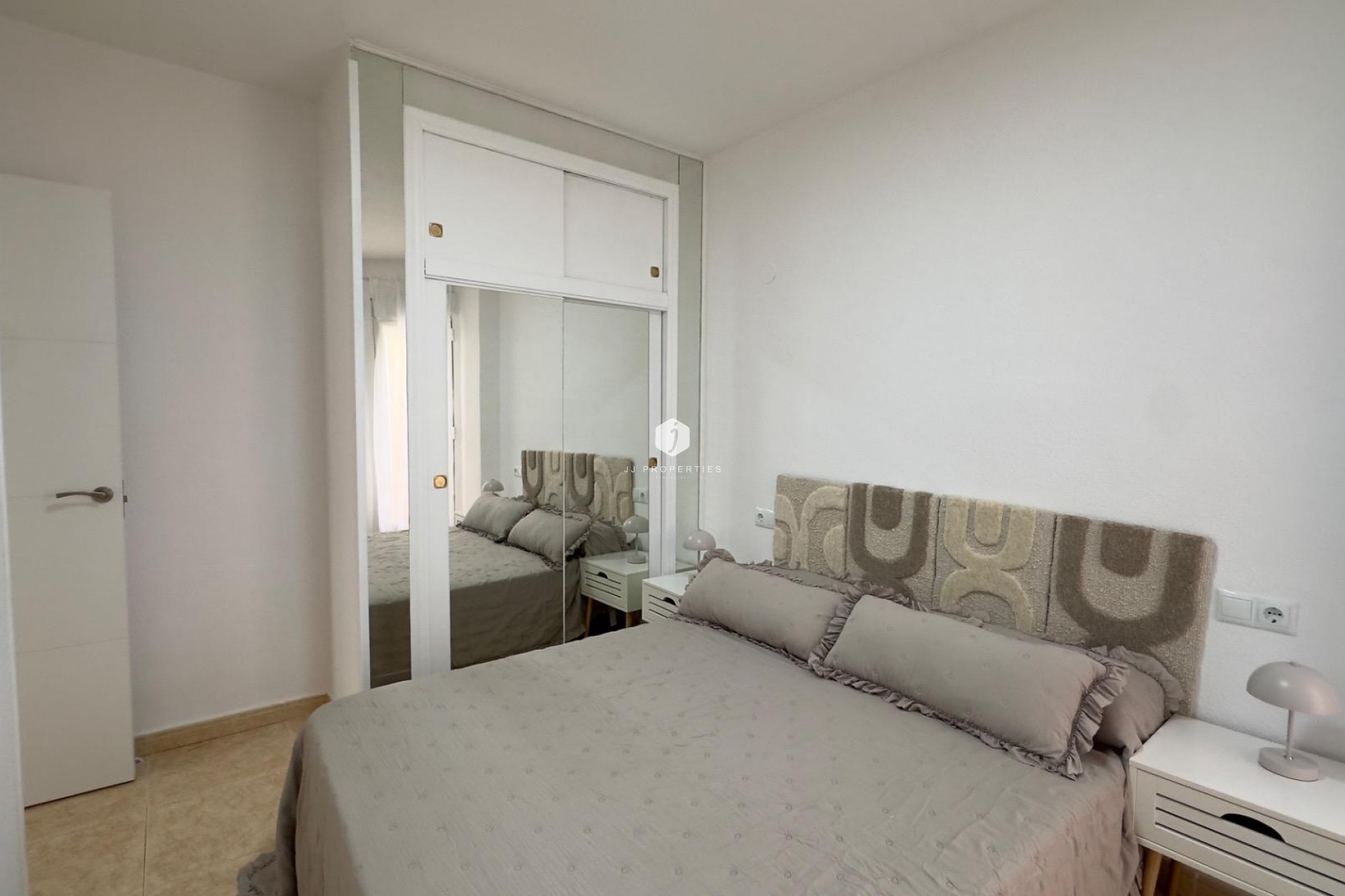 Z drugiej ręki - Mieszkanie w bloku -
Torrevieja - Centro