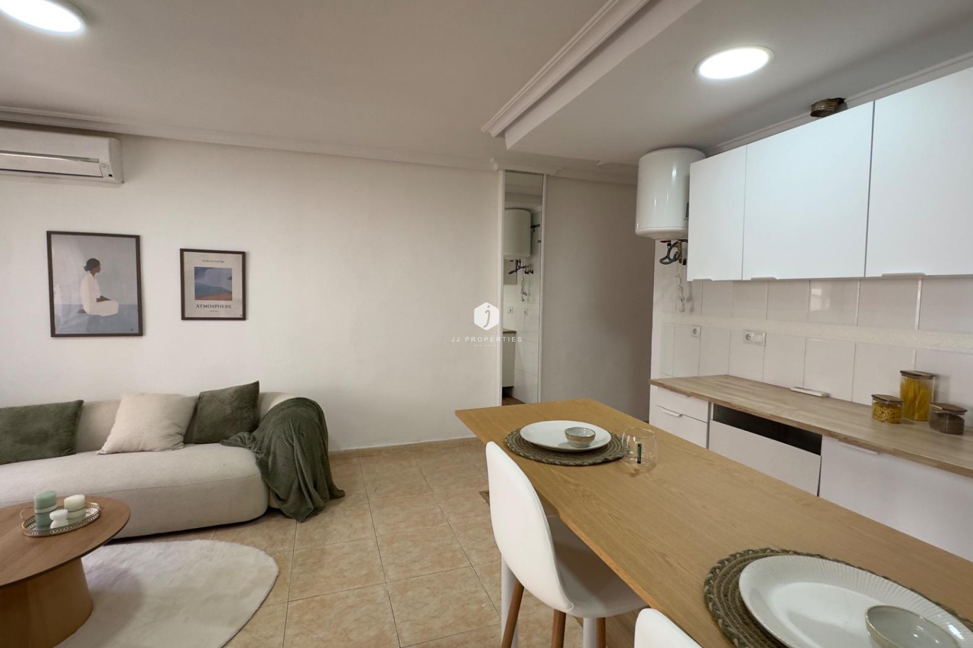 Z drugiej ręki - Mieszkanie w bloku -
Torrevieja - Centro