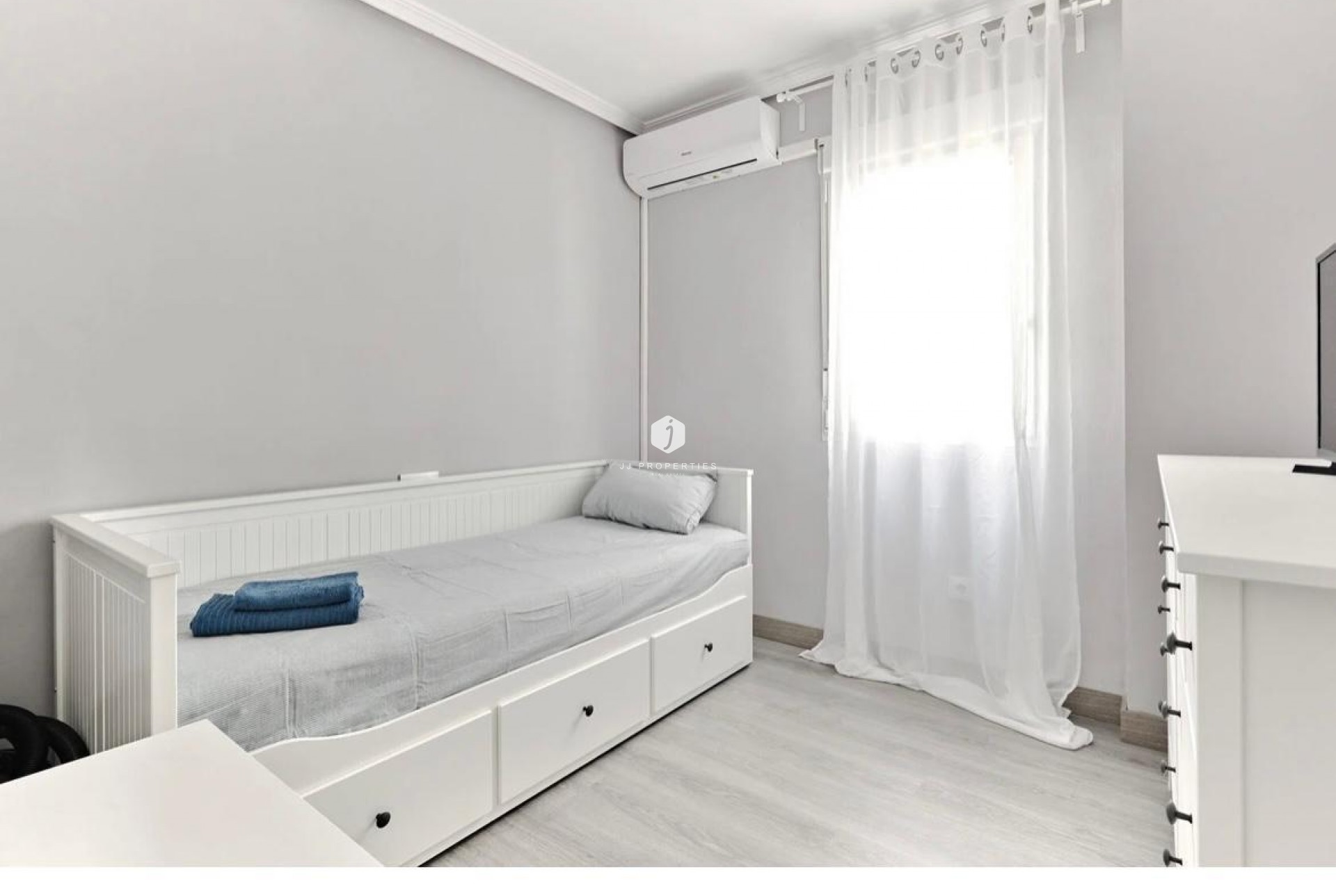 Z drugiej ręki - Mieszkanie w bloku -
Torrevieja - Centro