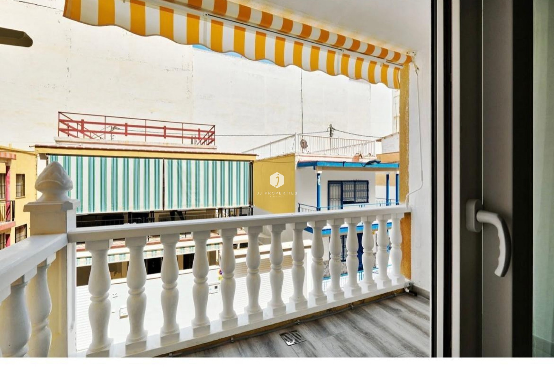 Z drugiej ręki - Mieszkanie w bloku -
Torrevieja - Centro