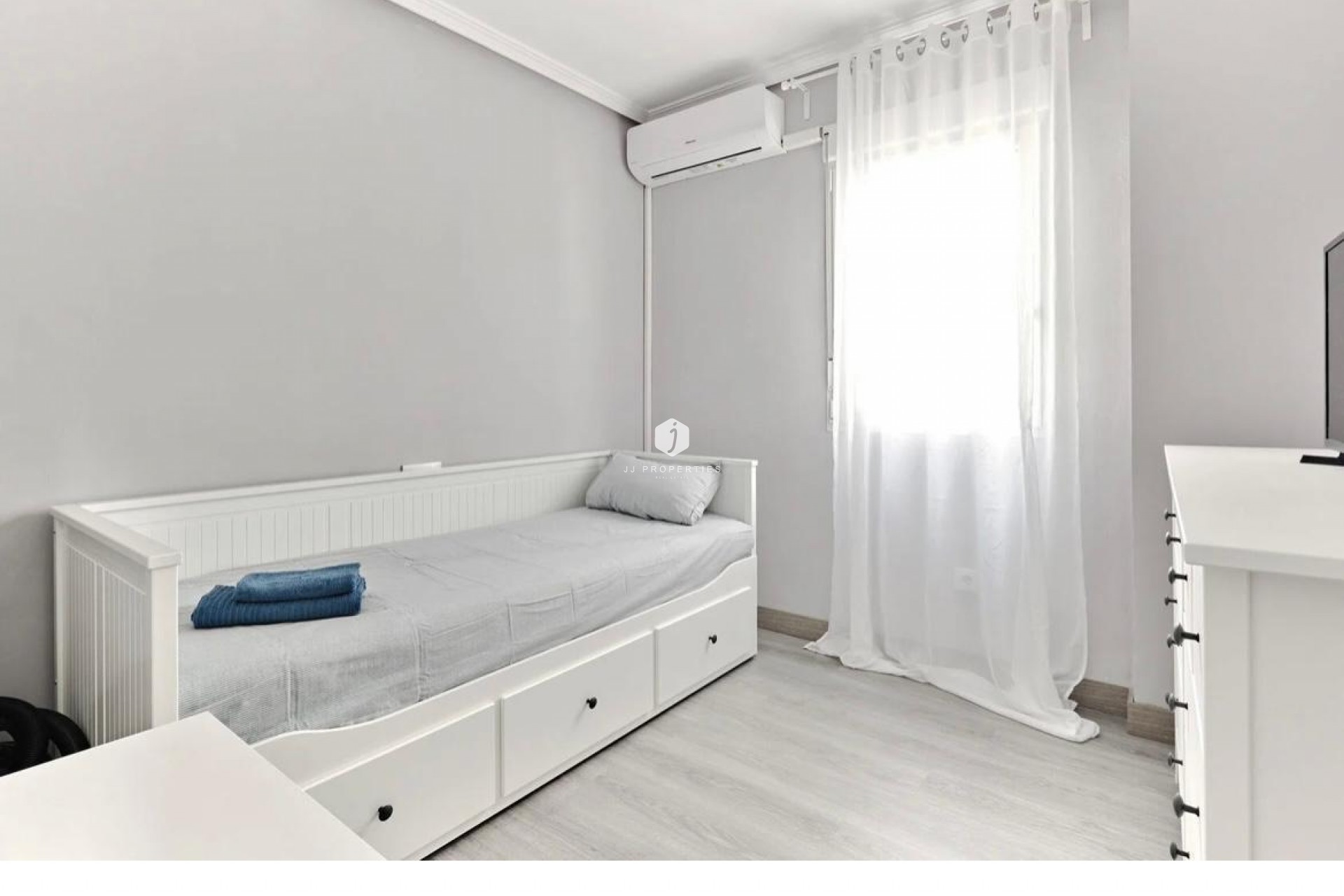 Z drugiej ręki - Mieszkanie w bloku -
Torrevieja - Centro