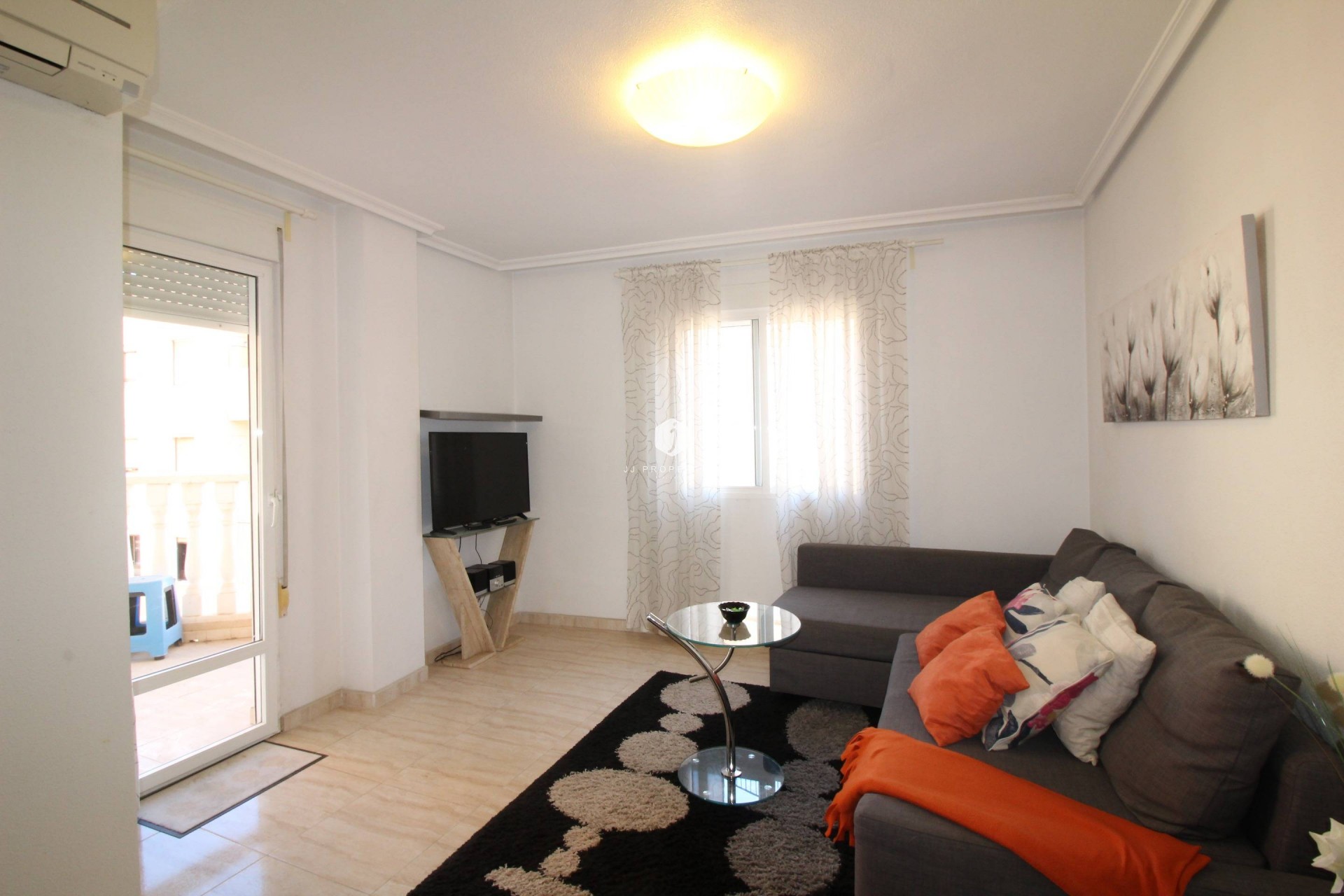 Z drugiej ręki - Mieszkanie w bloku -
Torrevieja - Centro
