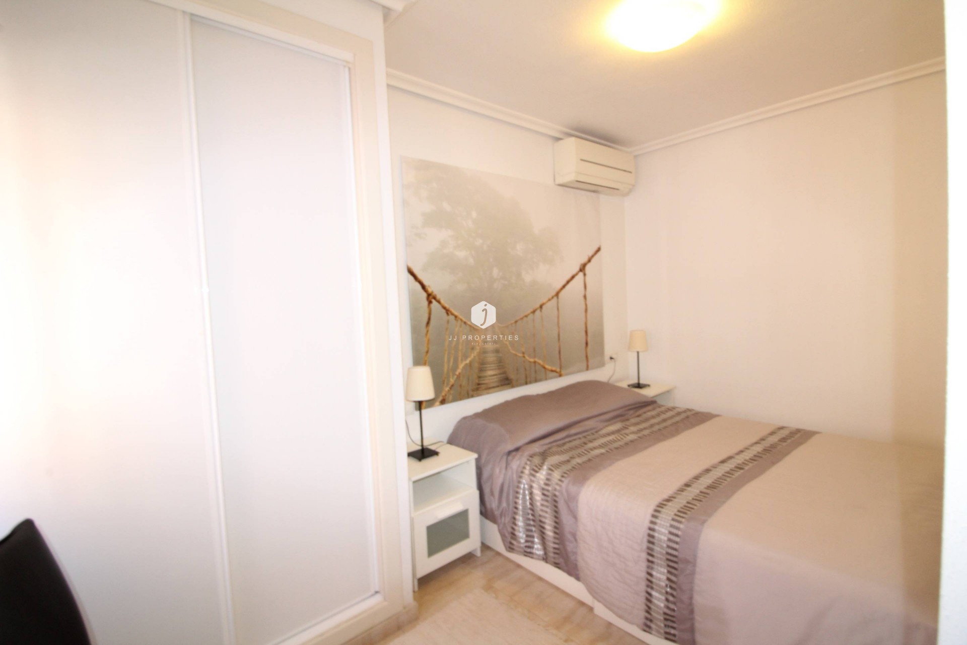 Z drugiej ręki - Mieszkanie w bloku -
Torrevieja - Centro