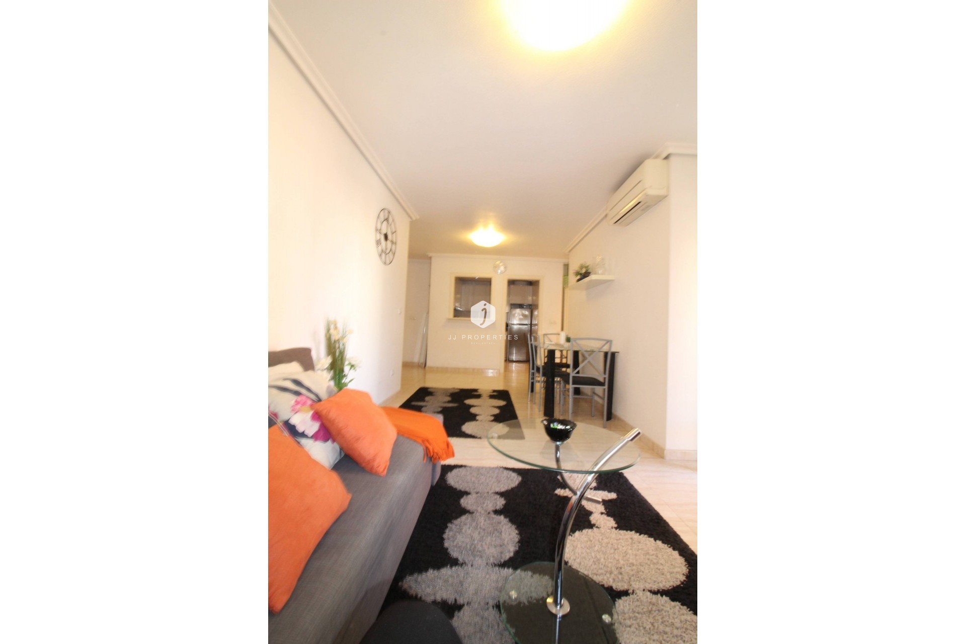 Z drugiej ręki - Mieszkanie w bloku -
Torrevieja - Centro