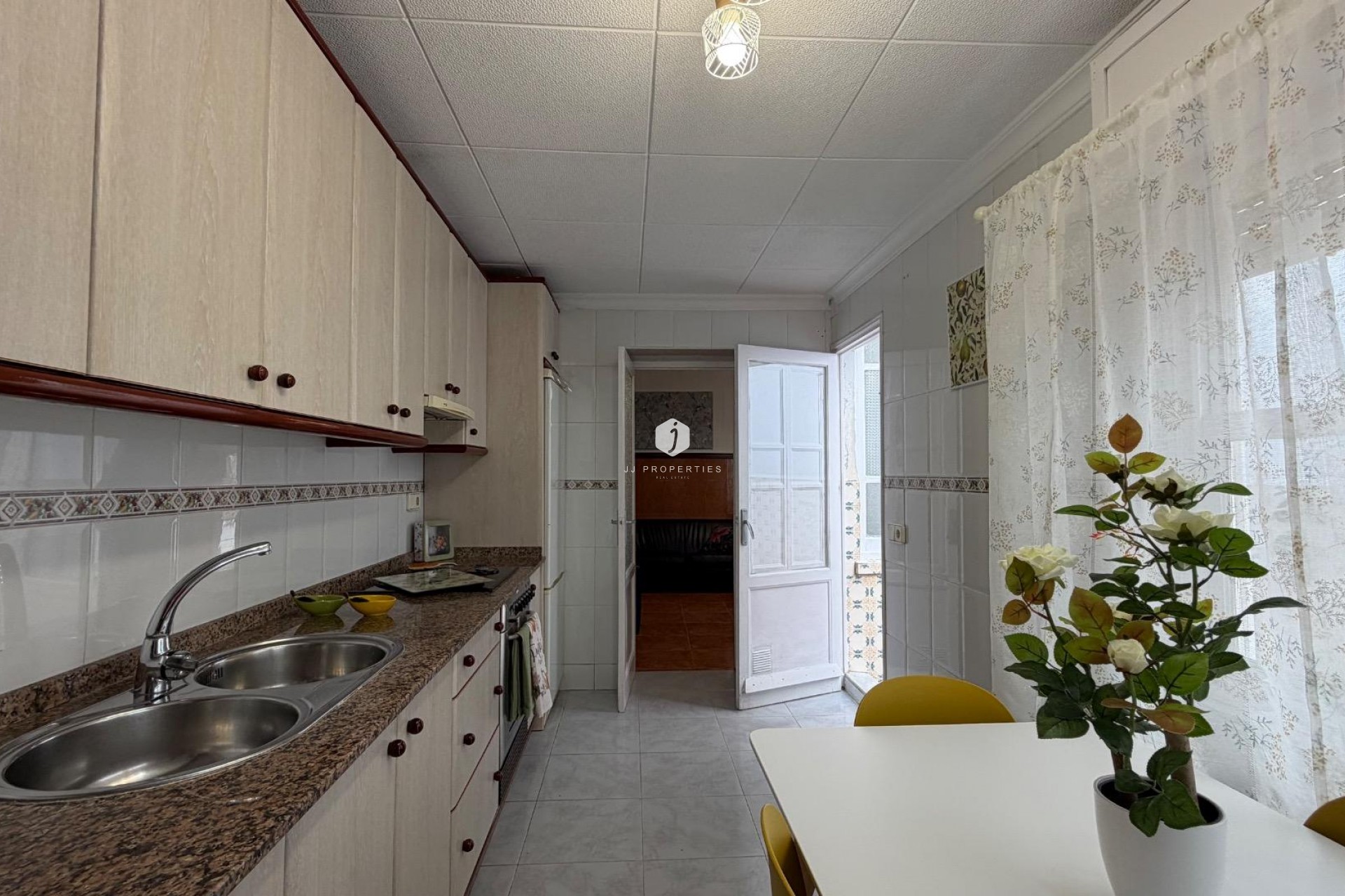 Z drugiej ręki - Mieszkanie w bloku -
Torrevieja - Centro