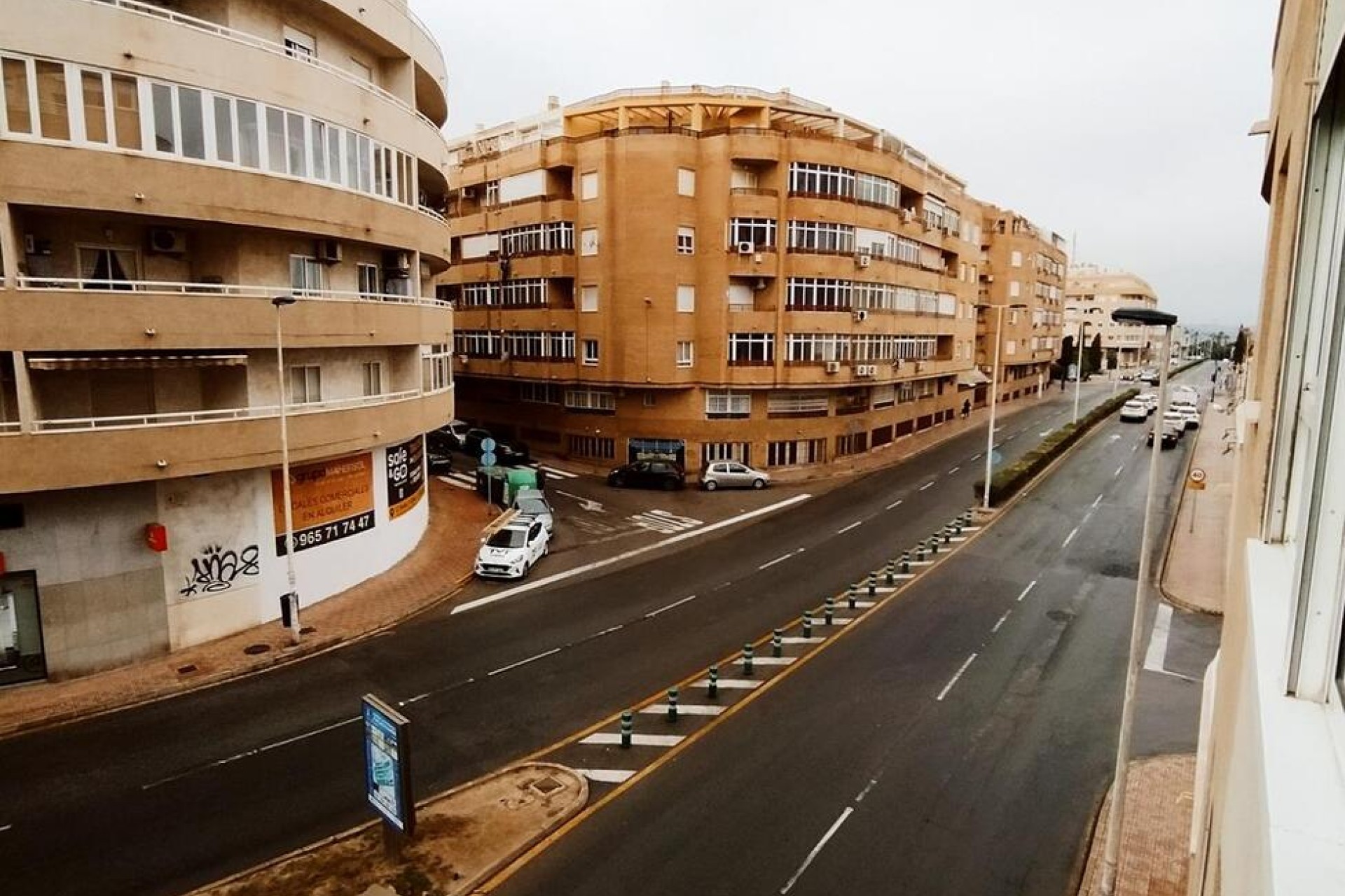 Z drugiej ręki - Mieszkanie w bloku -
Torrevieja - CORTES VALENCIANAS