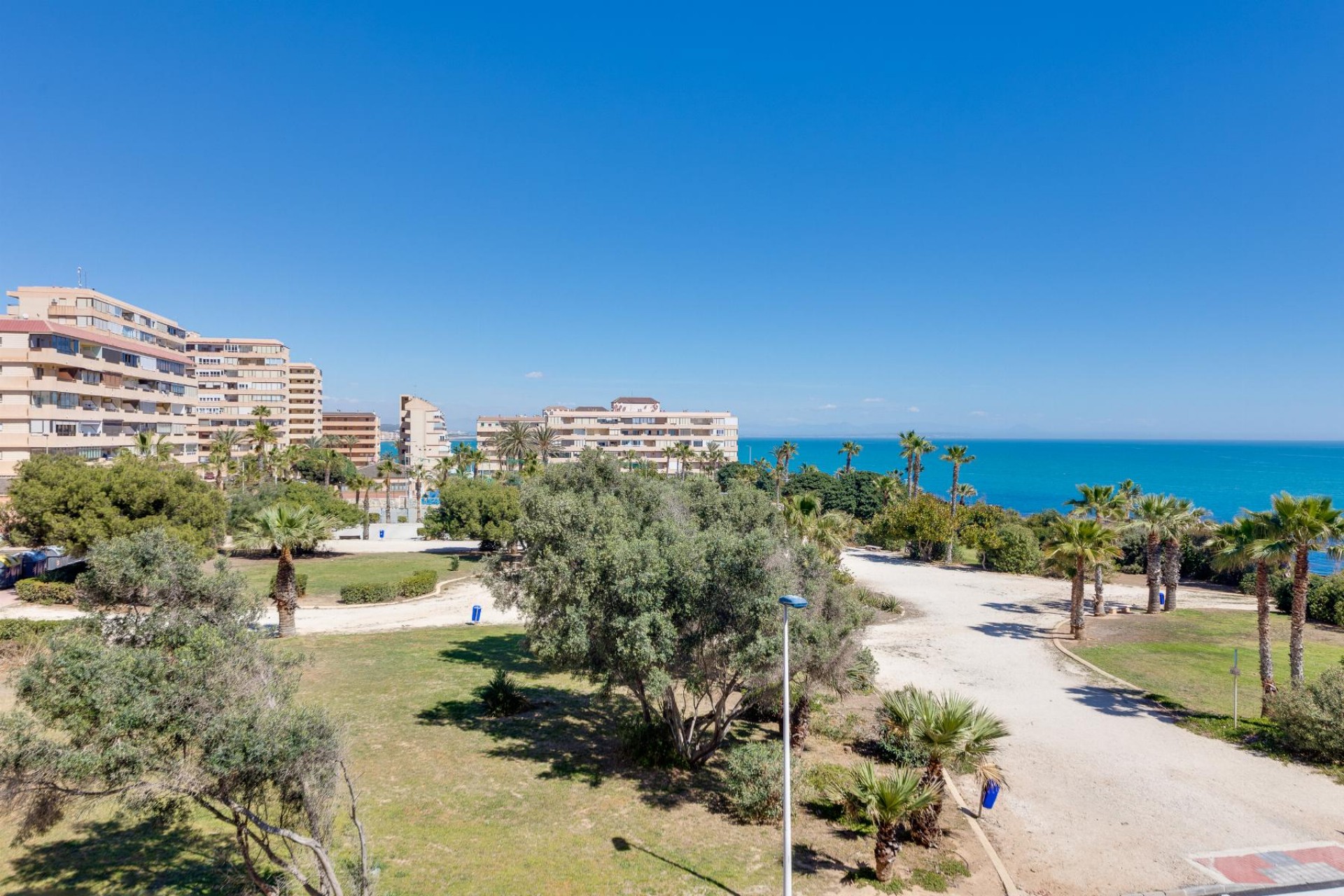 Z drugiej ręki - Mieszkanie w bloku -
Torrevieja - Costa Blanca