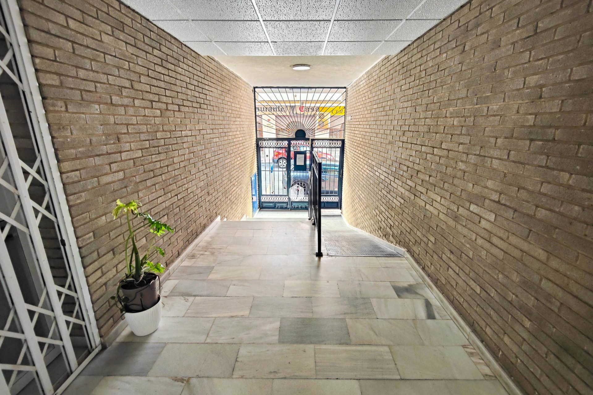 Z drugiej ręki - Mieszkanie w bloku -
Torrevieja - Costa Blanca