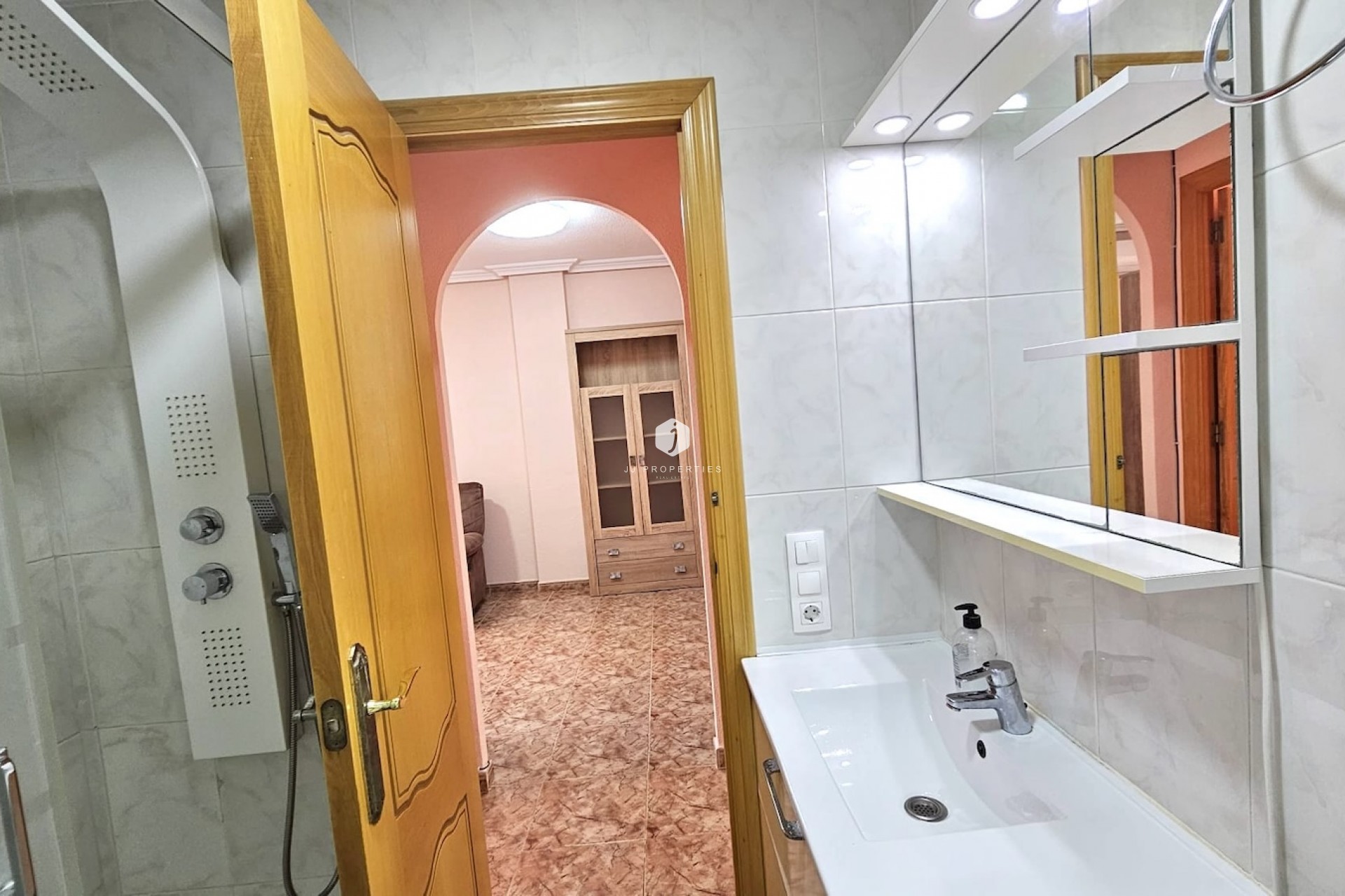 Z drugiej ręki - Mieszkanie w bloku -
Torrevieja - Costa Blanca