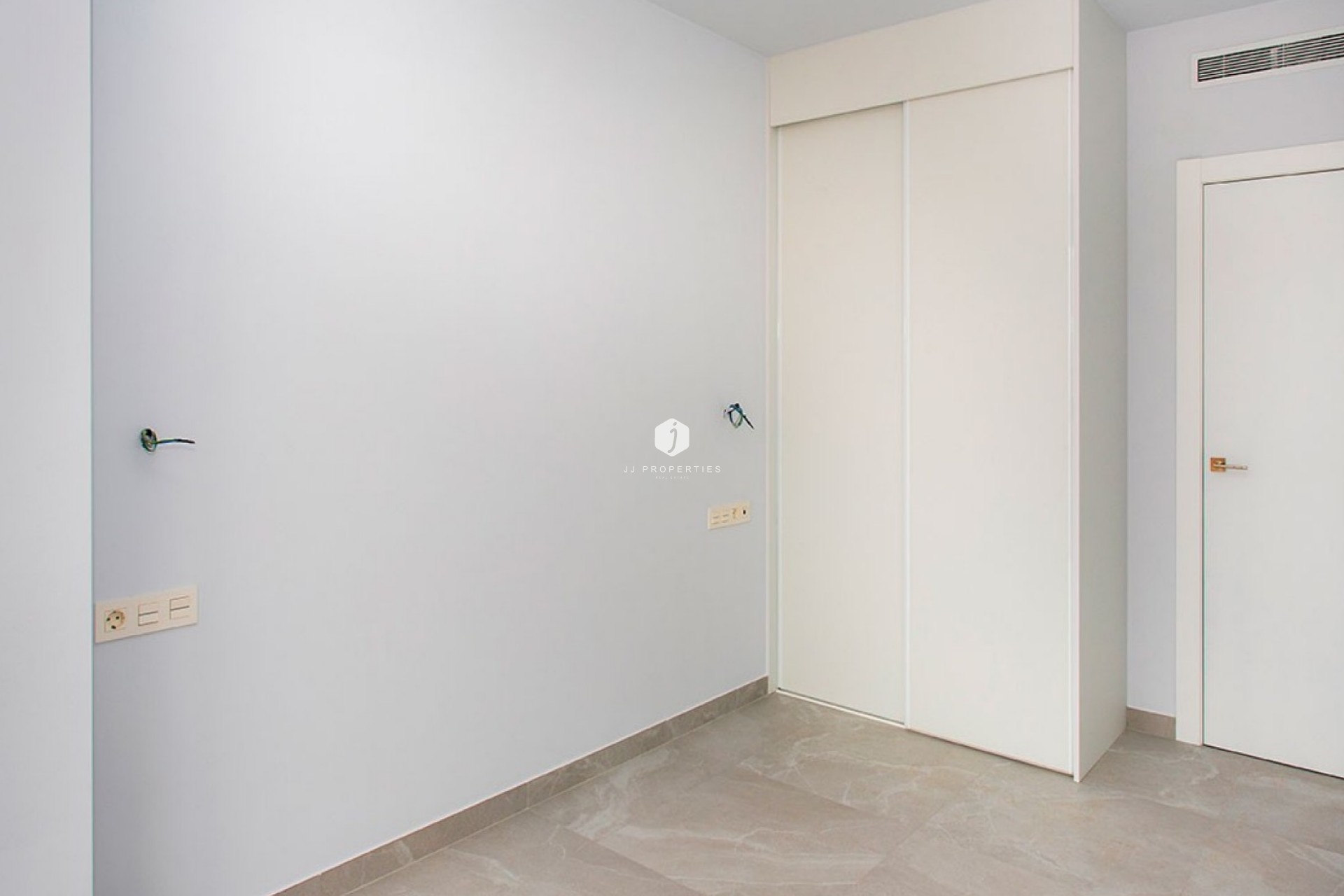 Z drugiej ręki - Mieszkanie w bloku -
Torrevieja - Costa Blanca