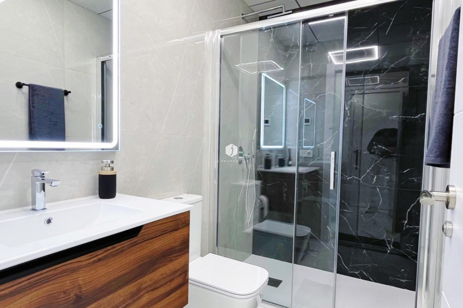 Z drugiej ręki - Mieszkanie w bloku -
Torrevieja - Costa Blanca