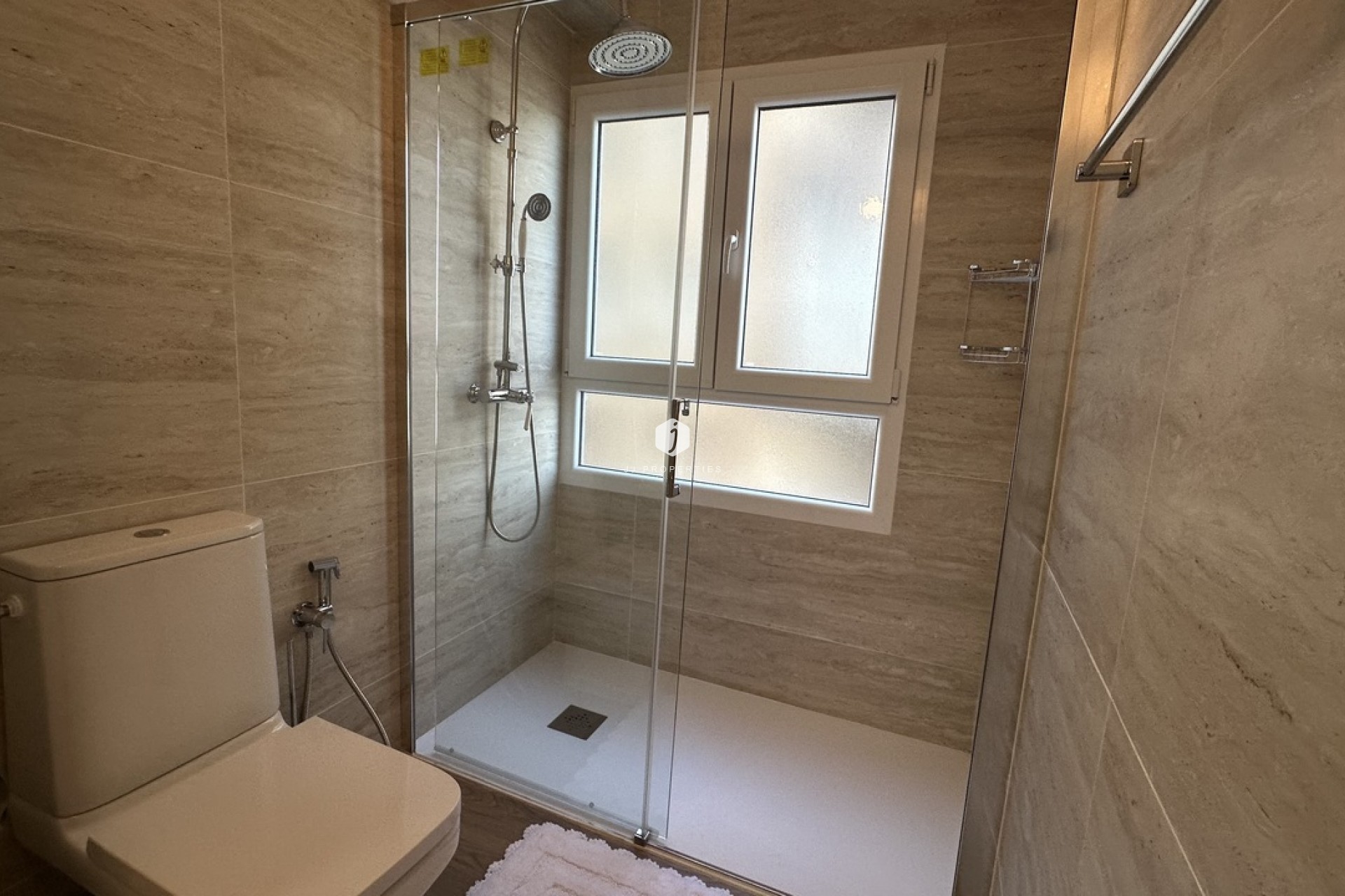 Z drugiej ręki - Mieszkanie w bloku -
Torrevieja - Costa Blanca