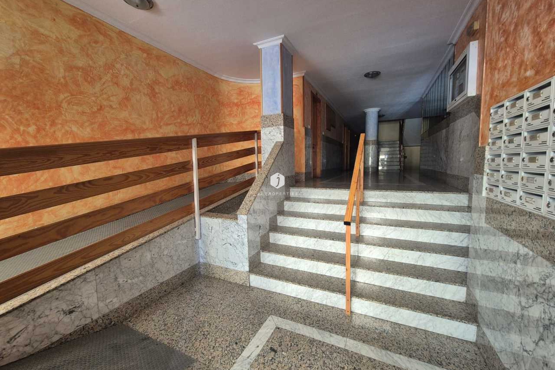 Z drugiej ręki - Mieszkanie w bloku -
Torrevieja - Costa Blanca