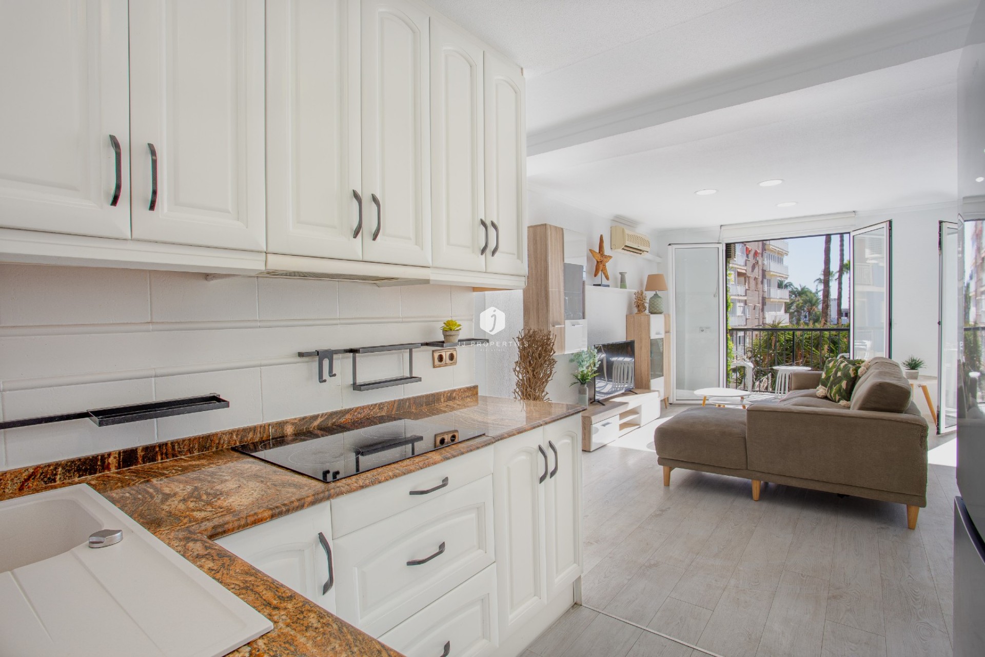 Z drugiej ręki - Mieszkanie w bloku -
Torrevieja - Costa Blanca