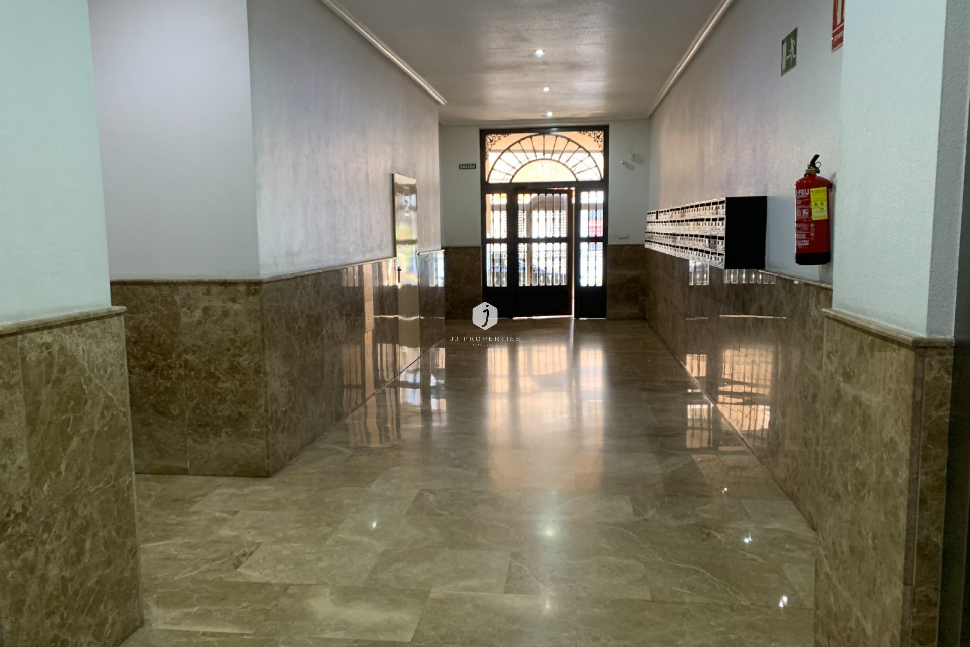 Z drugiej ręki - Mieszkanie w bloku -
Torrevieja - Costa Blanca