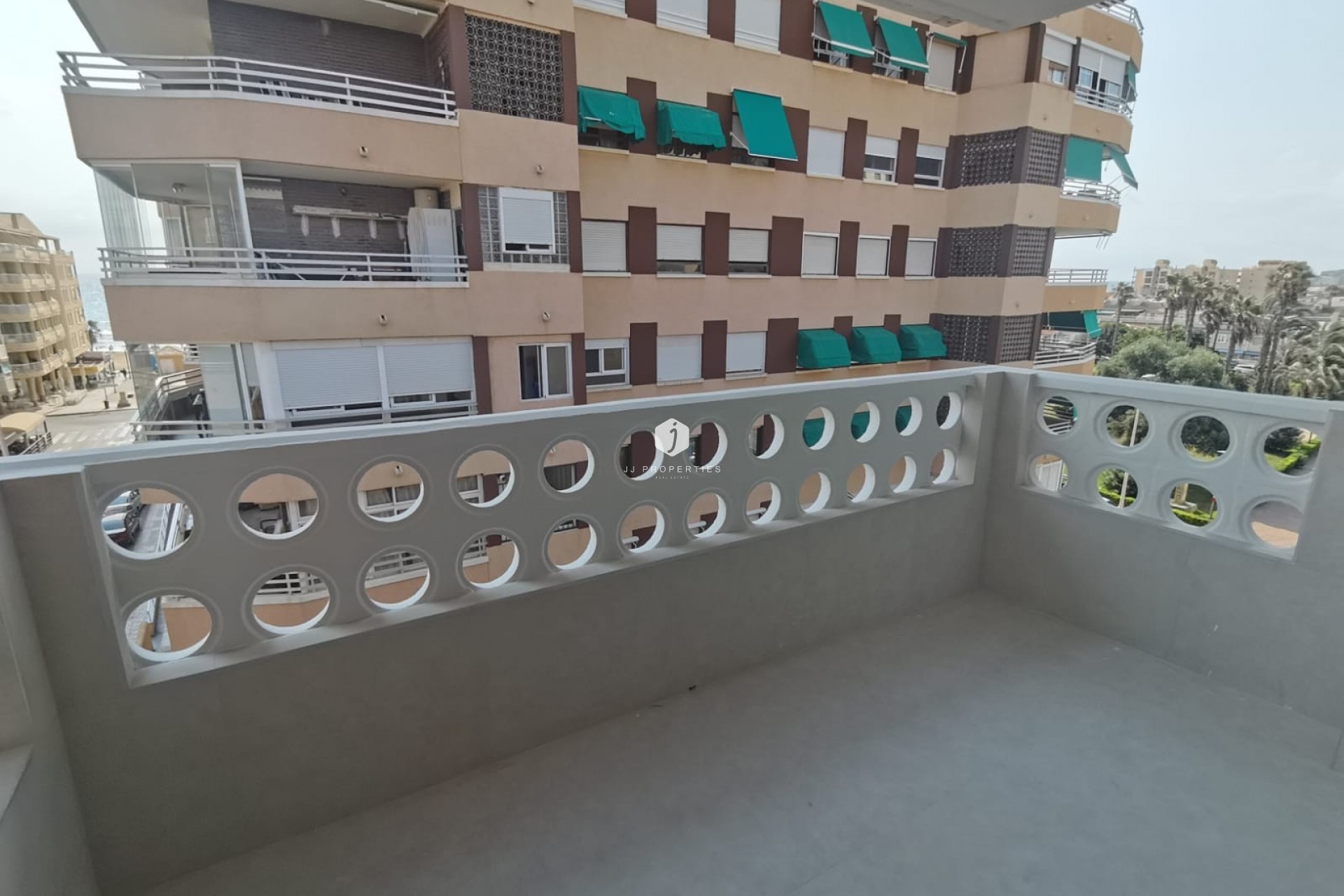 Z drugiej ręki - Mieszkanie w bloku -
Torrevieja - Costa Blanca