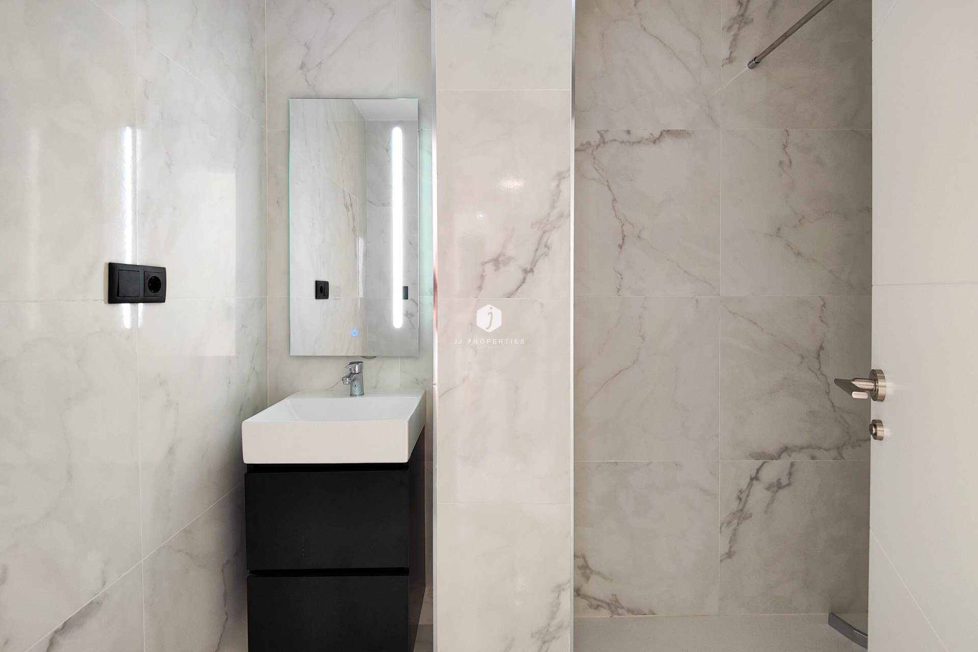 Z drugiej ręki - Mieszkanie w bloku -
Torrevieja - Costa Blanca