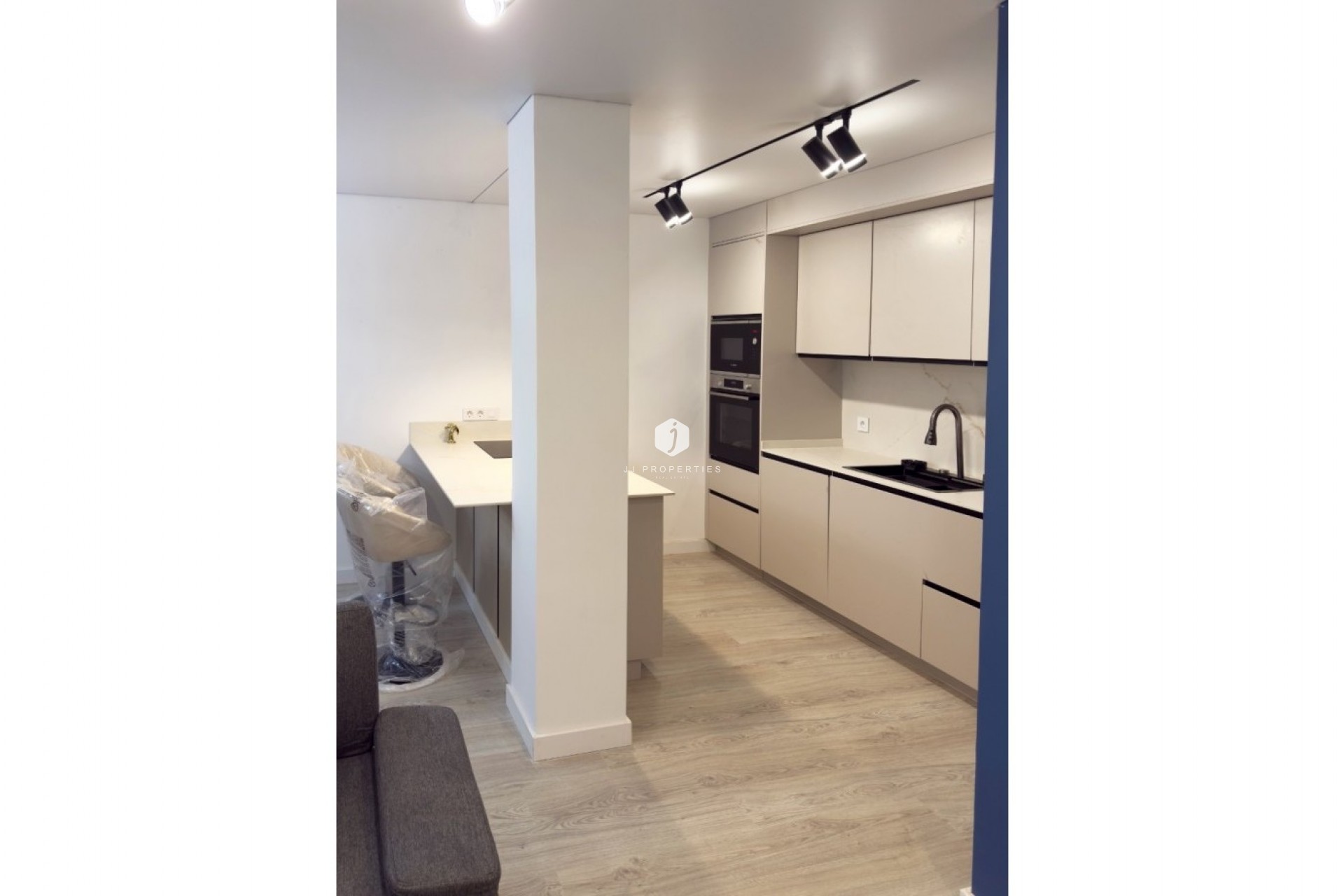 Z drugiej ręki - Mieszkanie w bloku -
Torrevieja - Costa Blanca