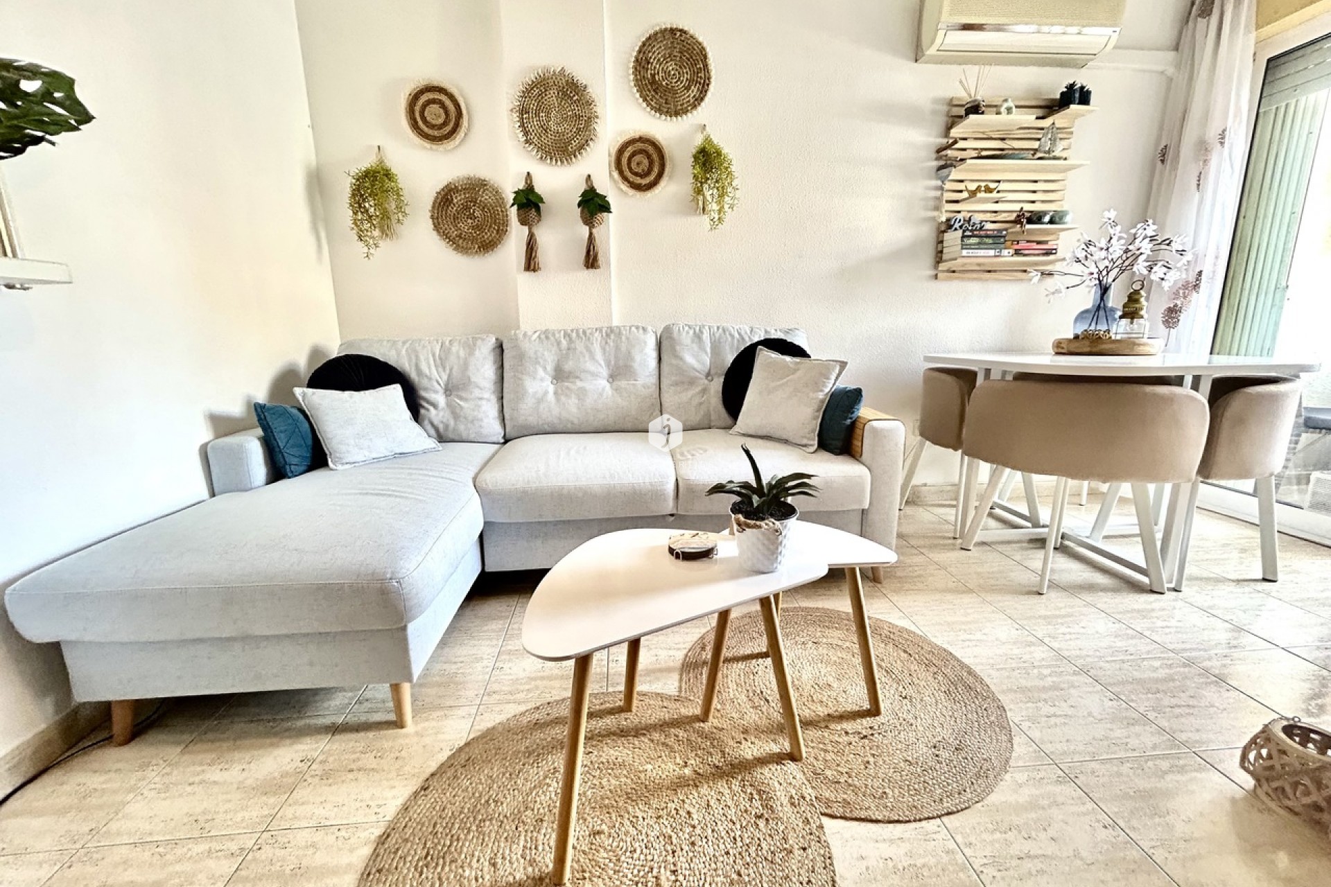 Z drugiej ręki - Mieszkanie w bloku -
Torrevieja - Costa Blanca