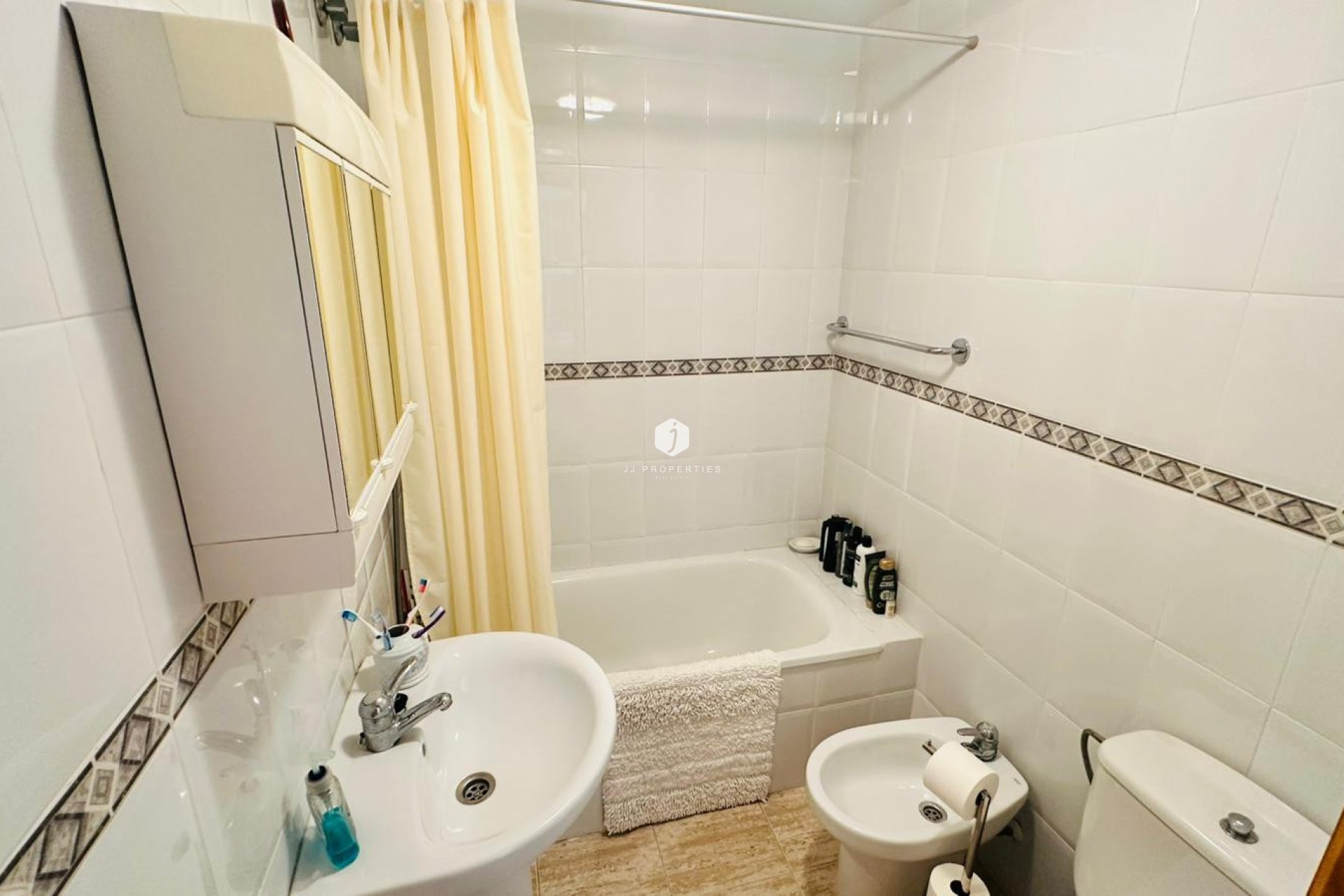 Z drugiej ręki - Mieszkanie w bloku -
Torrevieja - Costa Blanca