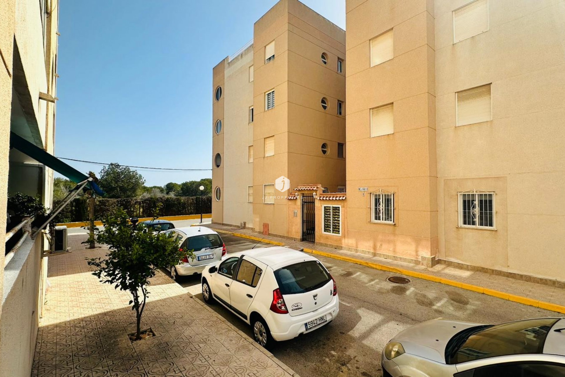 Z drugiej ręki - Mieszkanie w bloku -
Torrevieja - Costa Blanca